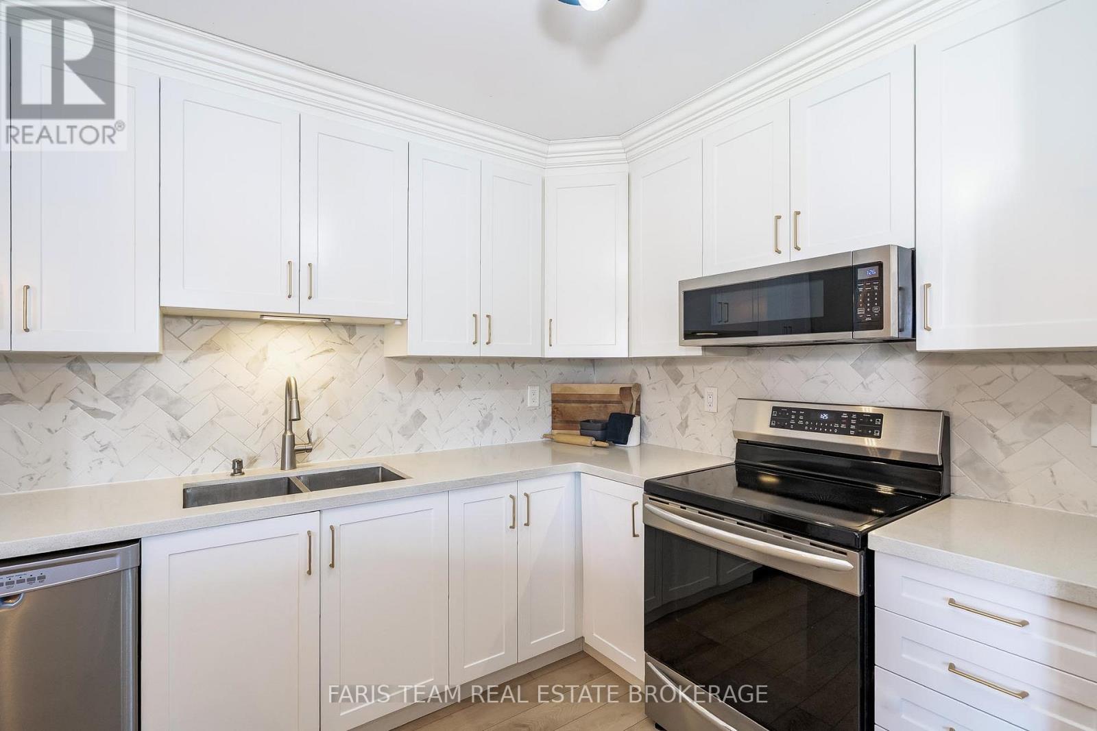 70 Cassandra Drive, Barrie, Ontario  L4M 6Y8 - Photo 10 - S12981020