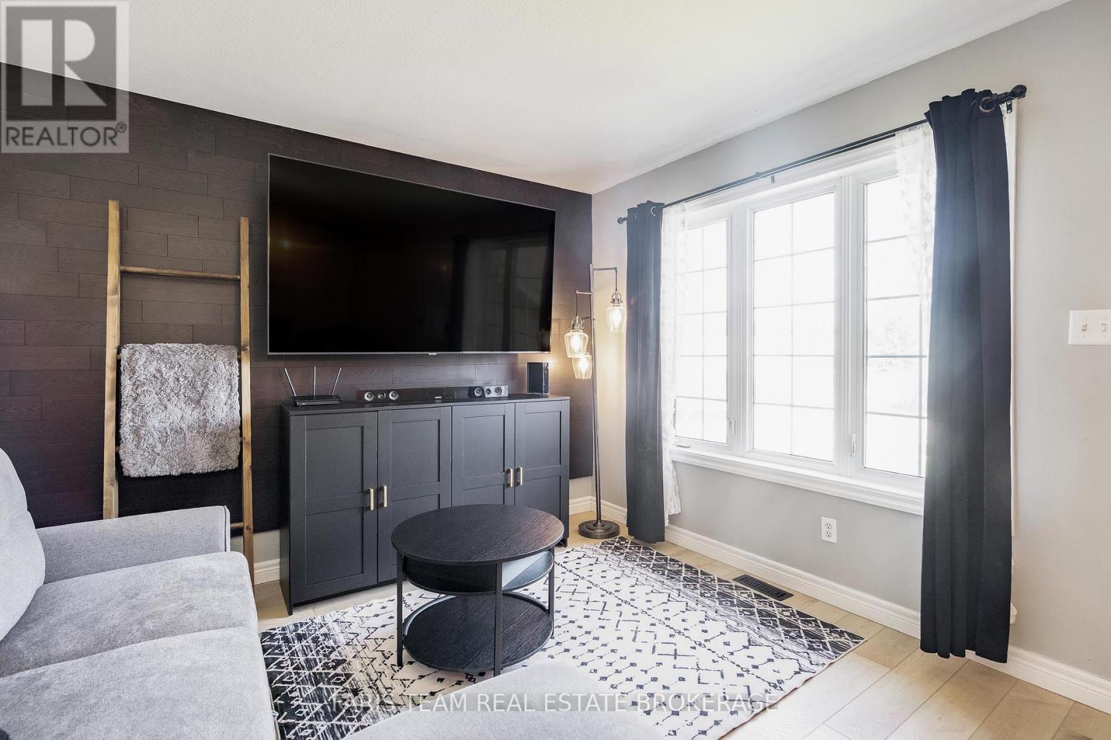 70 Cassandra Drive, Barrie, Ontario  L4M 6Y8 - Photo 18 - S12981020