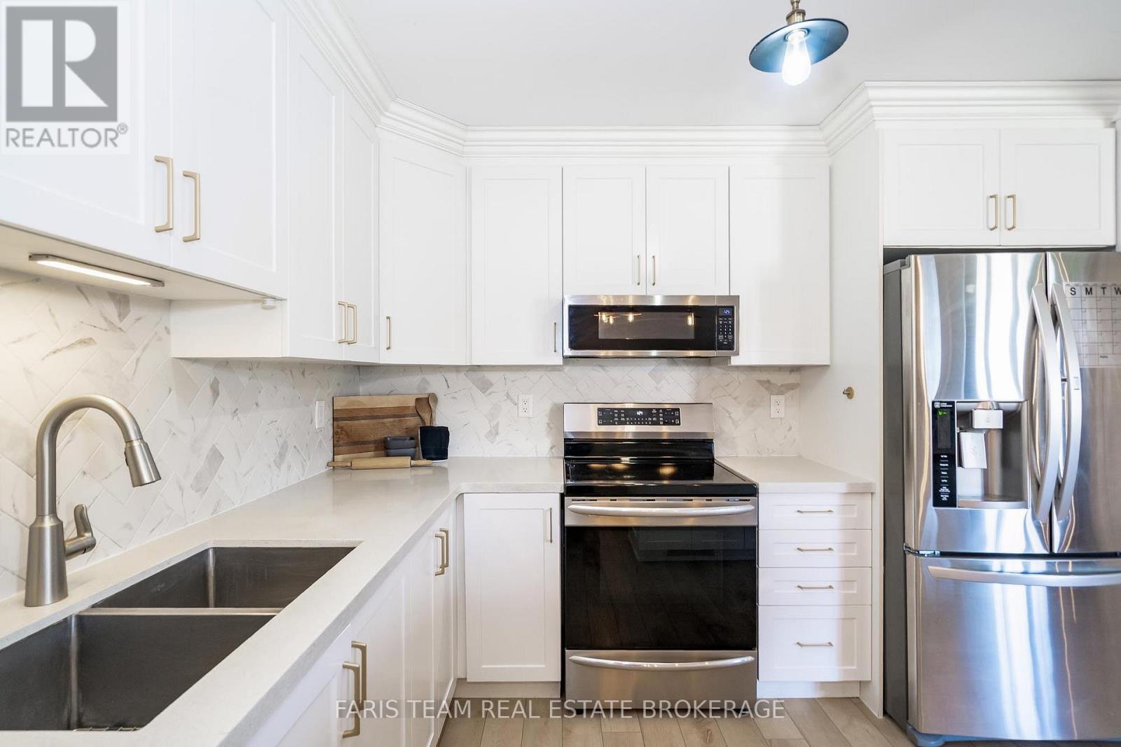 70 Cassandra Drive, Barrie, Ontario  L4M 6Y8 - Photo 9 - S12981020