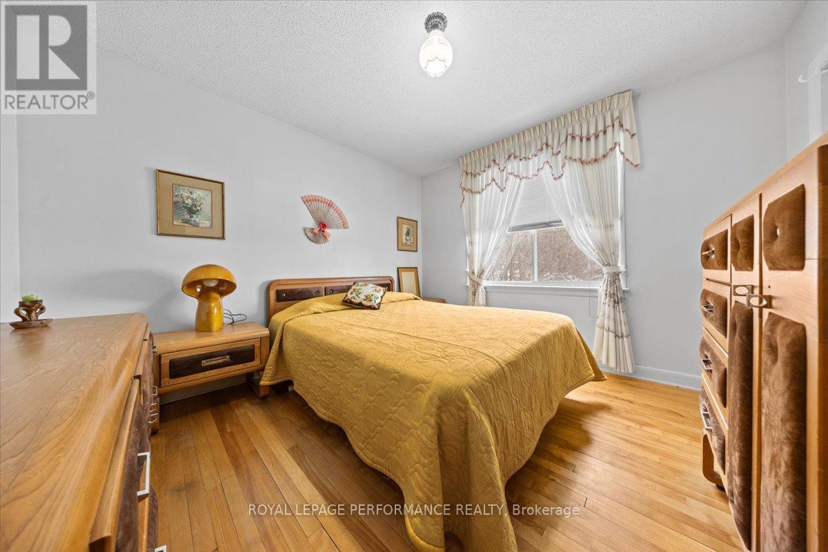 1075 Secord Avenue, Ottawa, Ontario  K1H 8C7 - Photo 16 - X12892590