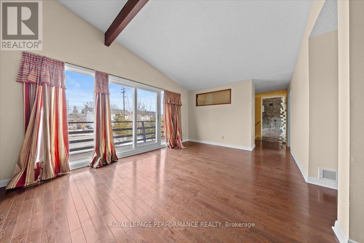 2212 St Laurent Boulevard, Ottawa, Ontario  K1G 1B2 - Photo 4 - X12927430