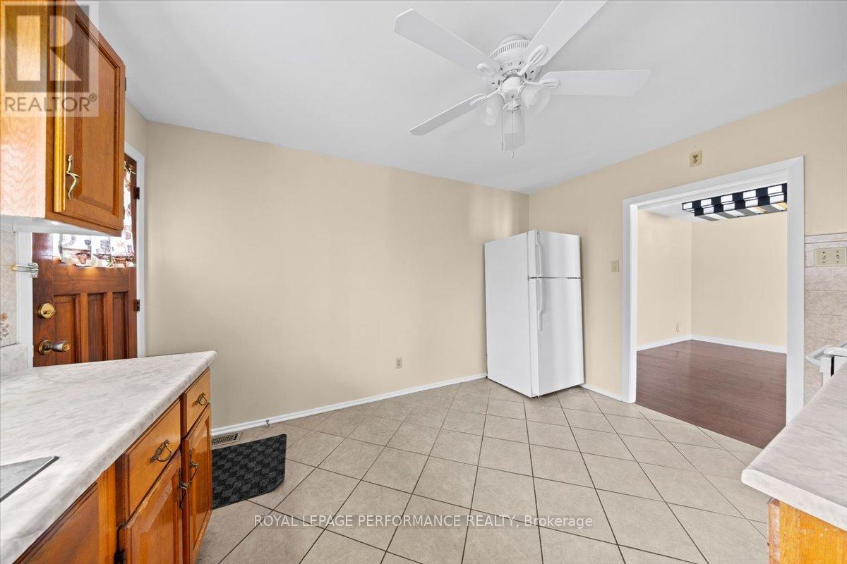 2212 St Laurent Boulevard, Ottawa, Ontario  K1G 1B2 - Photo 9 - X12927430