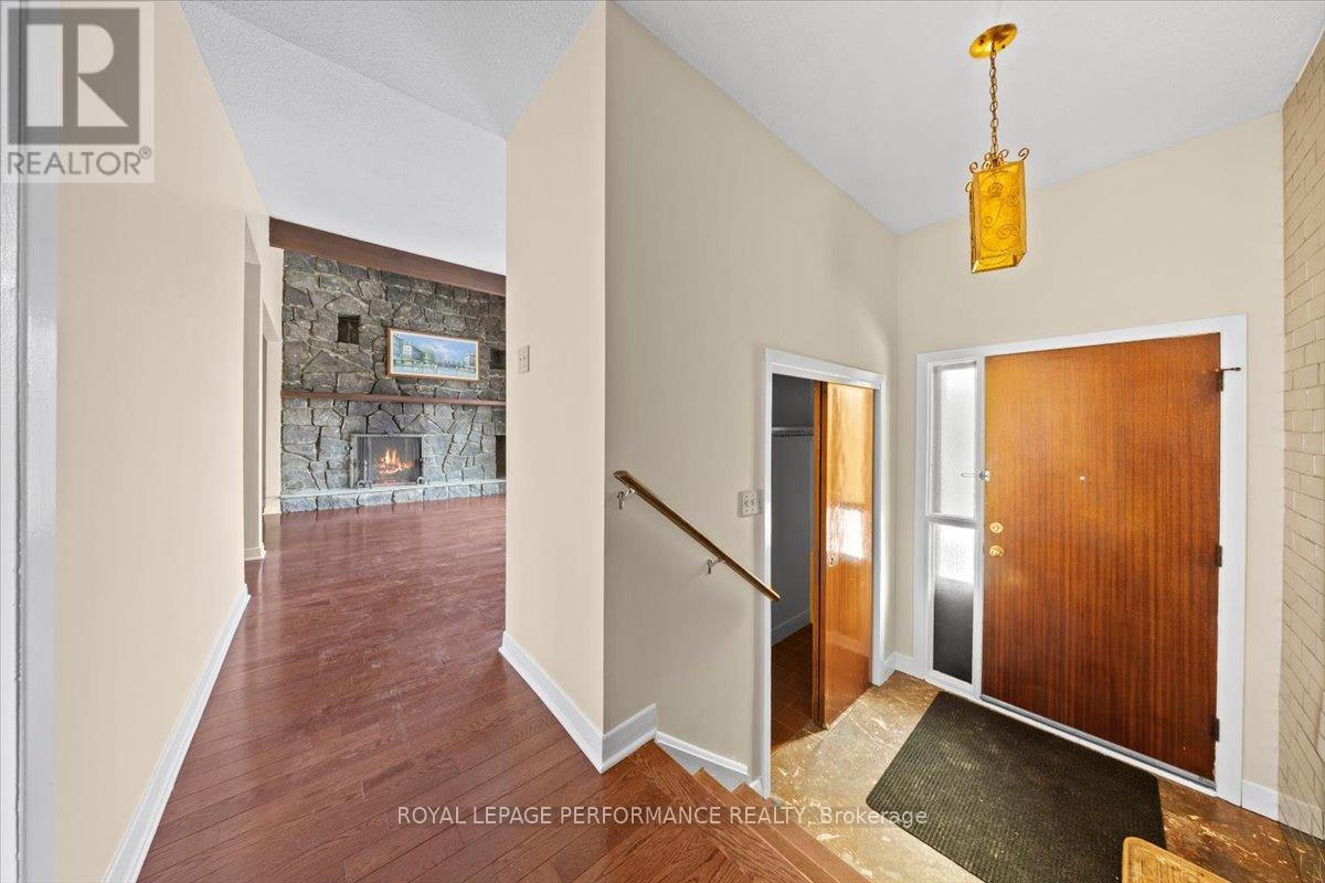 2212 St Laurent Boulevard, Ottawa, Ontario  K1G 1B2 - Photo 2 - X12927430