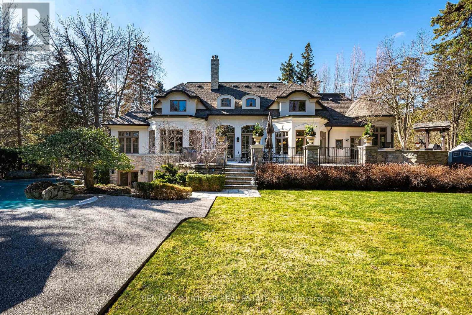 2096 Lakeshore Road E, Oakville, Ontario L6J 1M3 - Photo 43 - W12979552