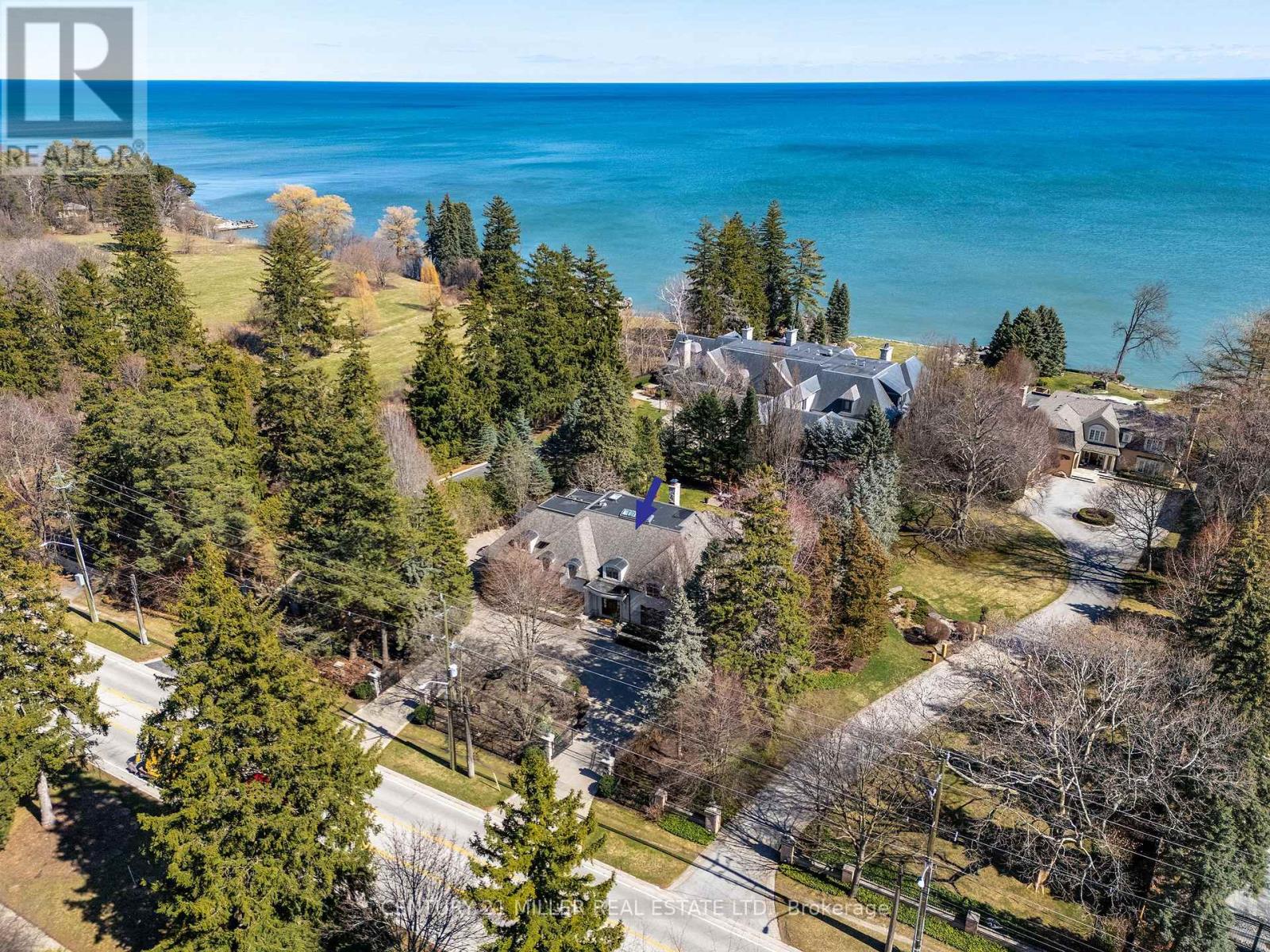 2096 LAKESHORE ROAD E, Oakville, Ontario