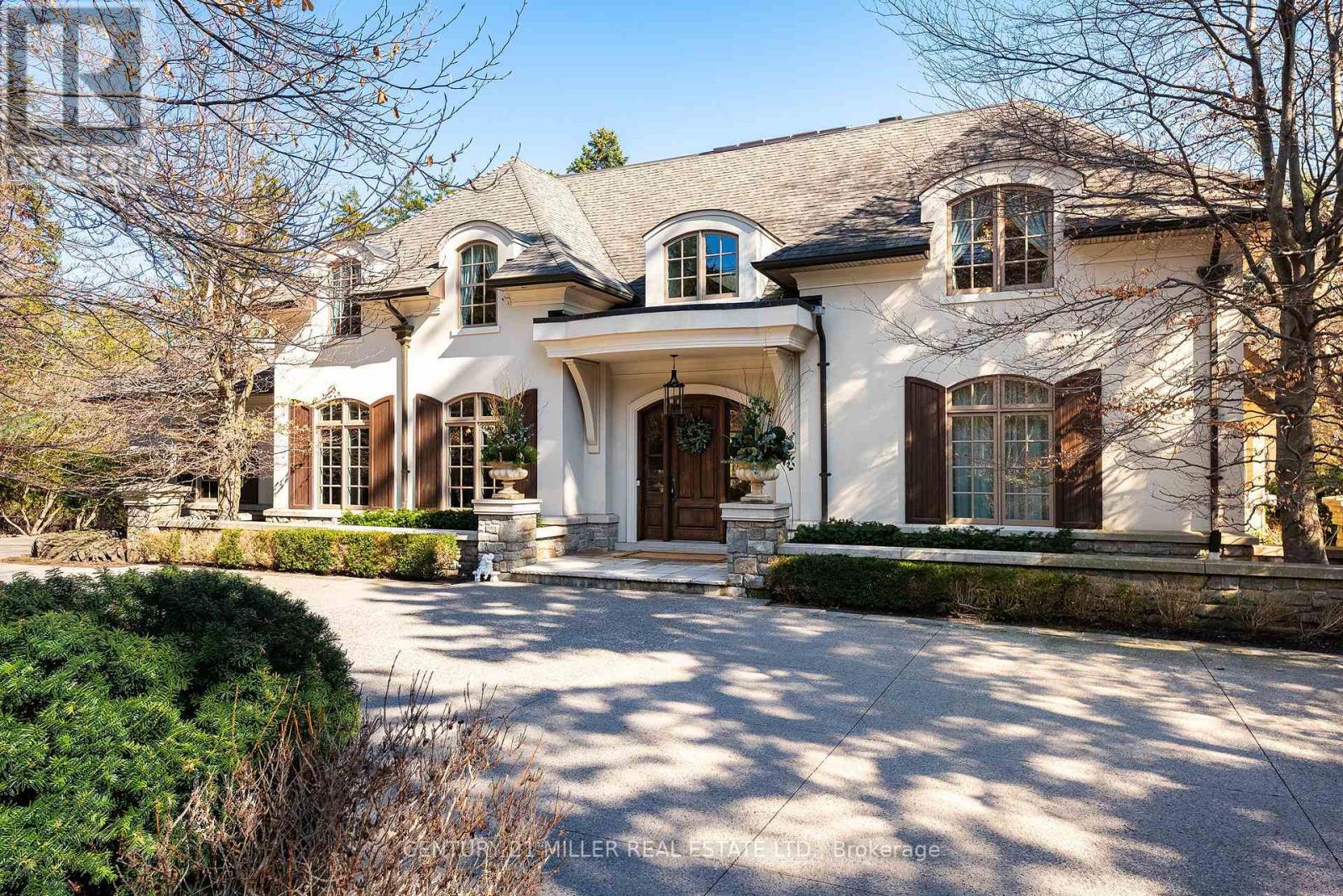 2096 Lakeshore Road E, Oakville, Ontario L6J 1M3 - Photo 3 - W12979552