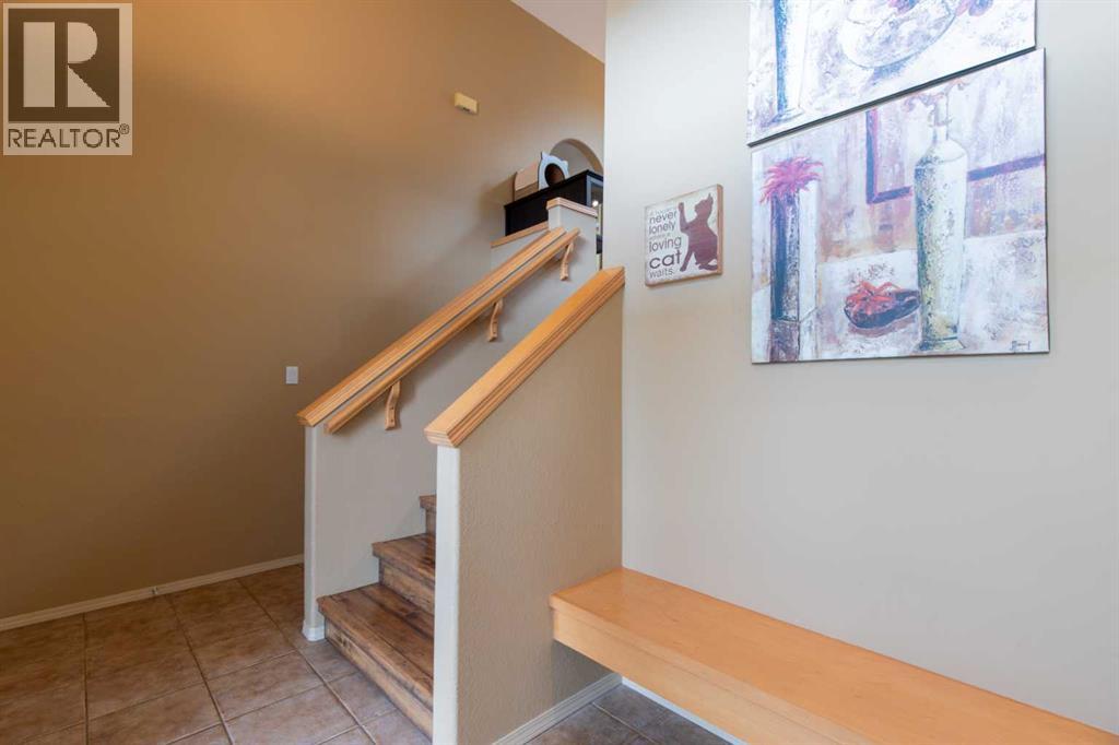 73 Heritage Circle W, Lethbridge, Alberta  T1K 7T3 - Photo 2 - A2293586