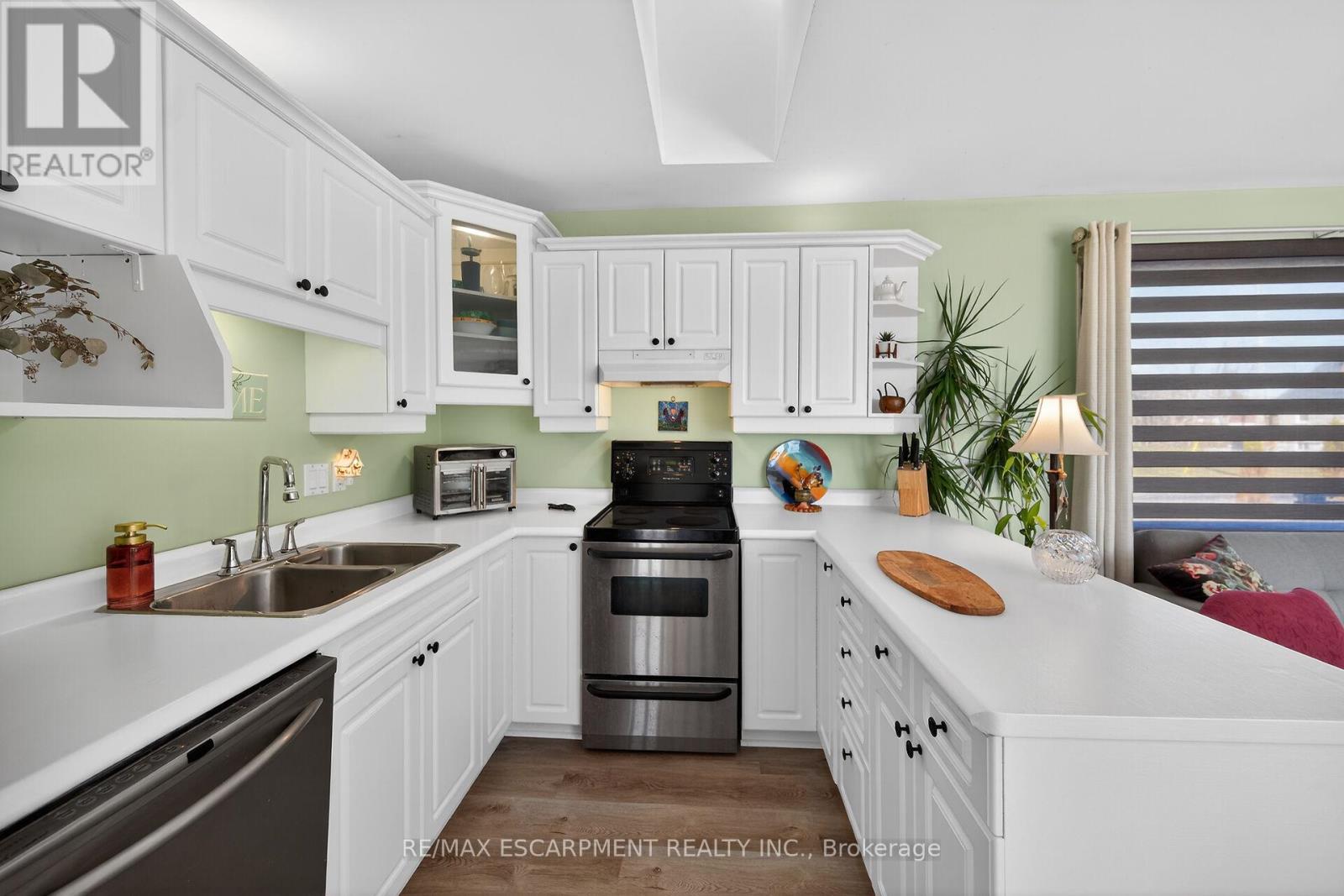 16 Wilcox Drive, Haldimand, Ontario  N0A 1L0 - Photo 10 - X12932124