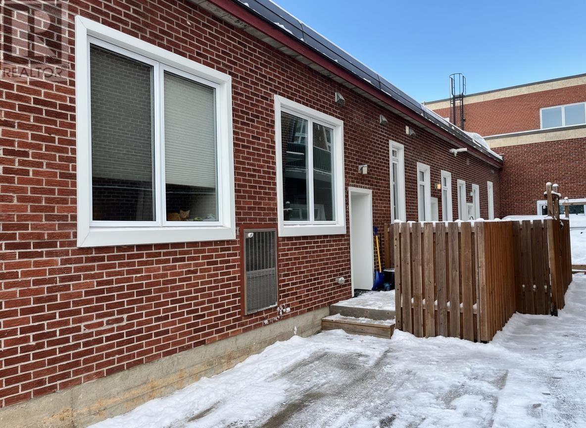 1216 96 HIGH ST, THUNDER BAY, Ontario