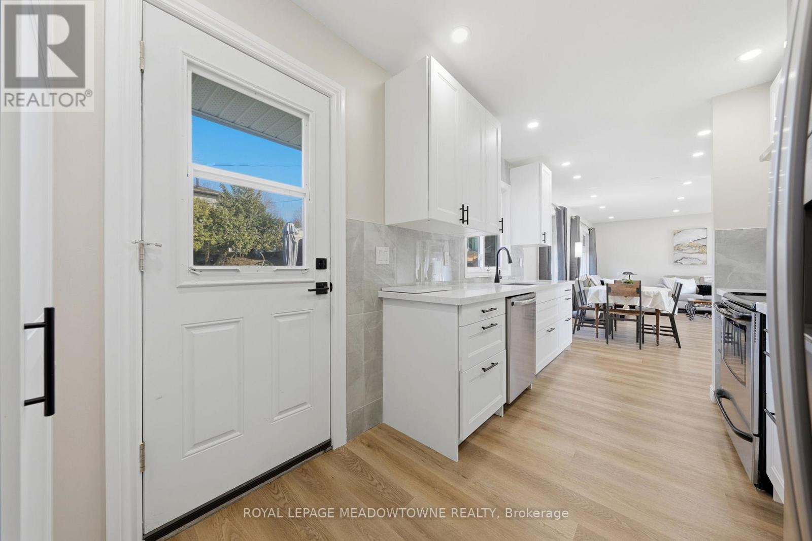 73 Elizabeth Drive, Halton Hills, Ontario  L7J 1B4 - Photo 14 - W12980990