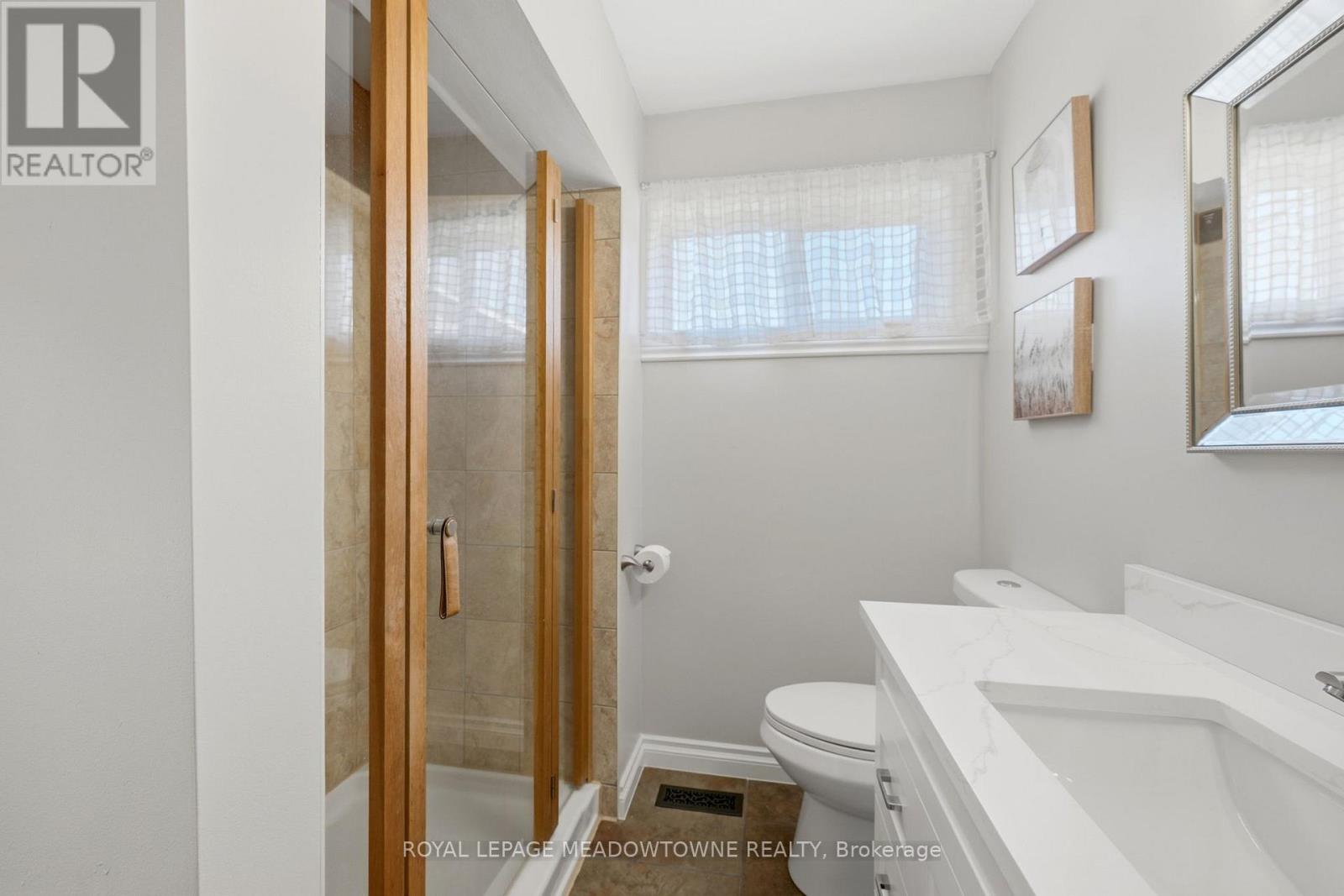 73 Elizabeth Drive, Halton Hills, Ontario  L7J 1B4 - Photo 19 - W12980990