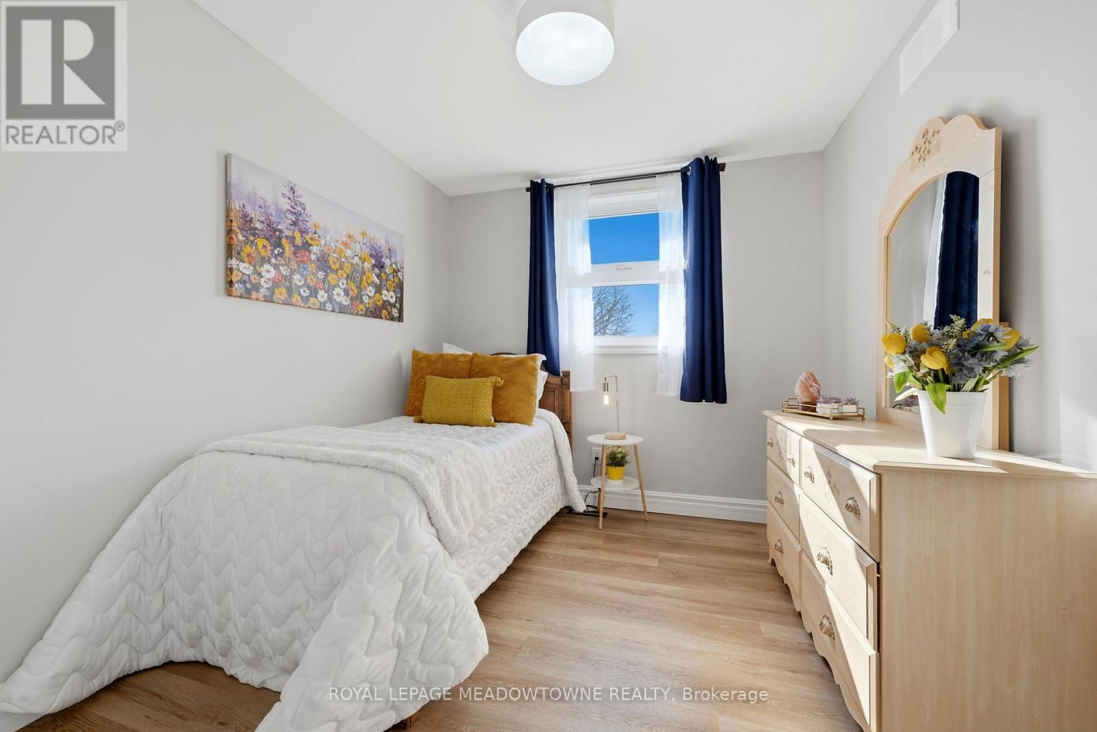 73 Elizabeth Drive, Halton Hills, Ontario  L7J 1B4 - Photo 20 - W12980990