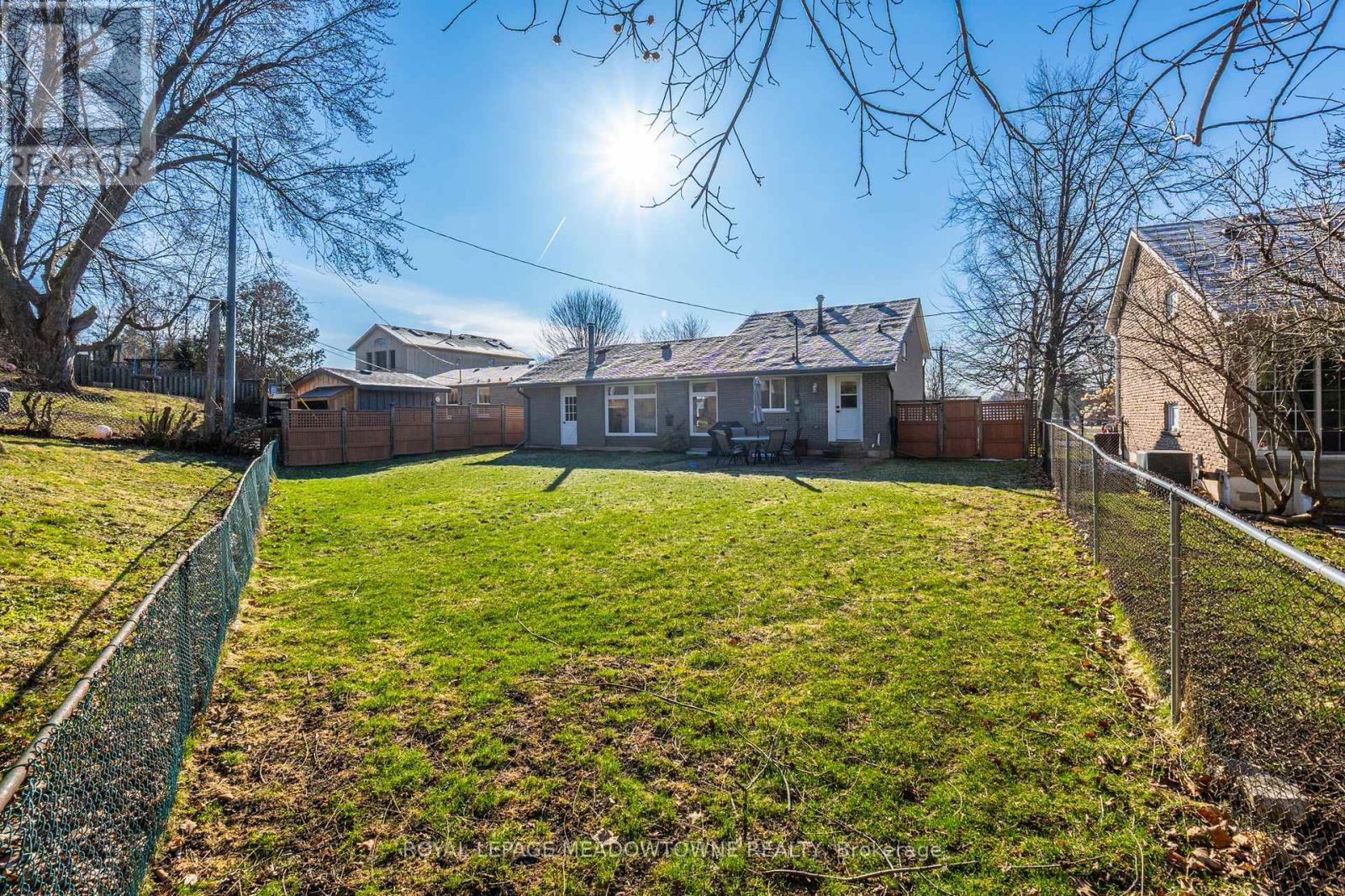 73 Elizabeth Drive, Halton Hills, Ontario  L7J 1B4 - Photo 28 - W12980990