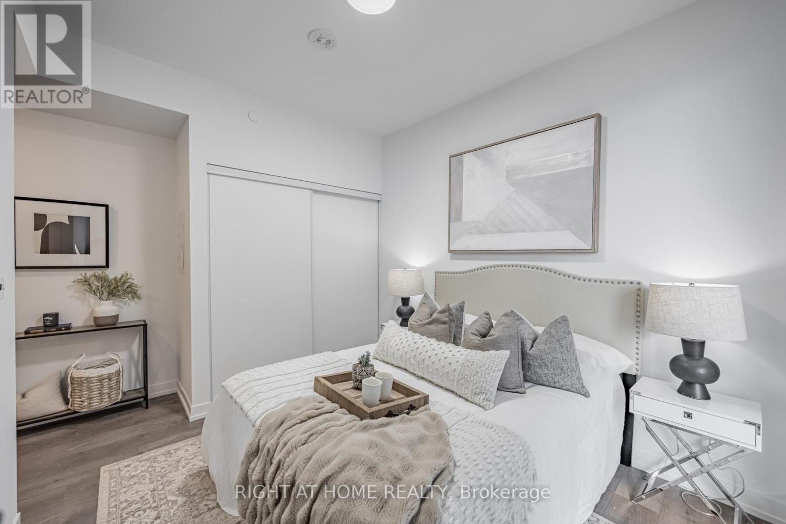 815 - 270 Dufferin Street, Toronto, Ontario  M6K 0H8 - Photo 11 - W12981008