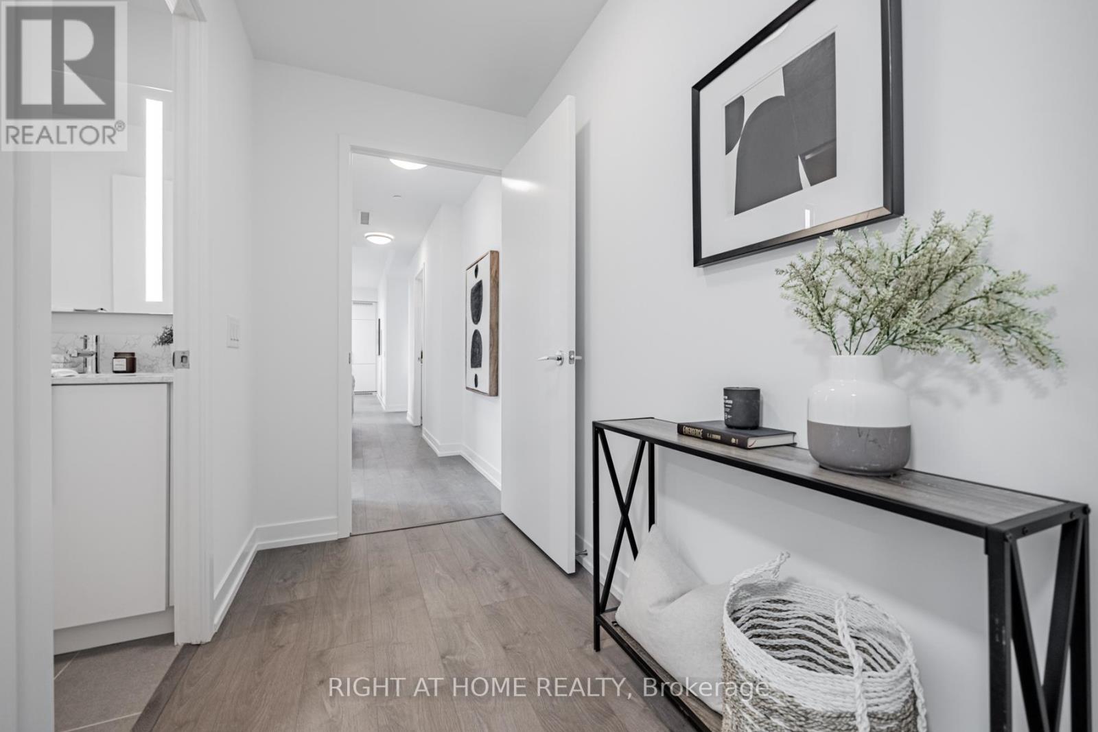 815 - 270 Dufferin Street, Toronto, Ontario  M6K 0H8 - Photo 12 - W12981008