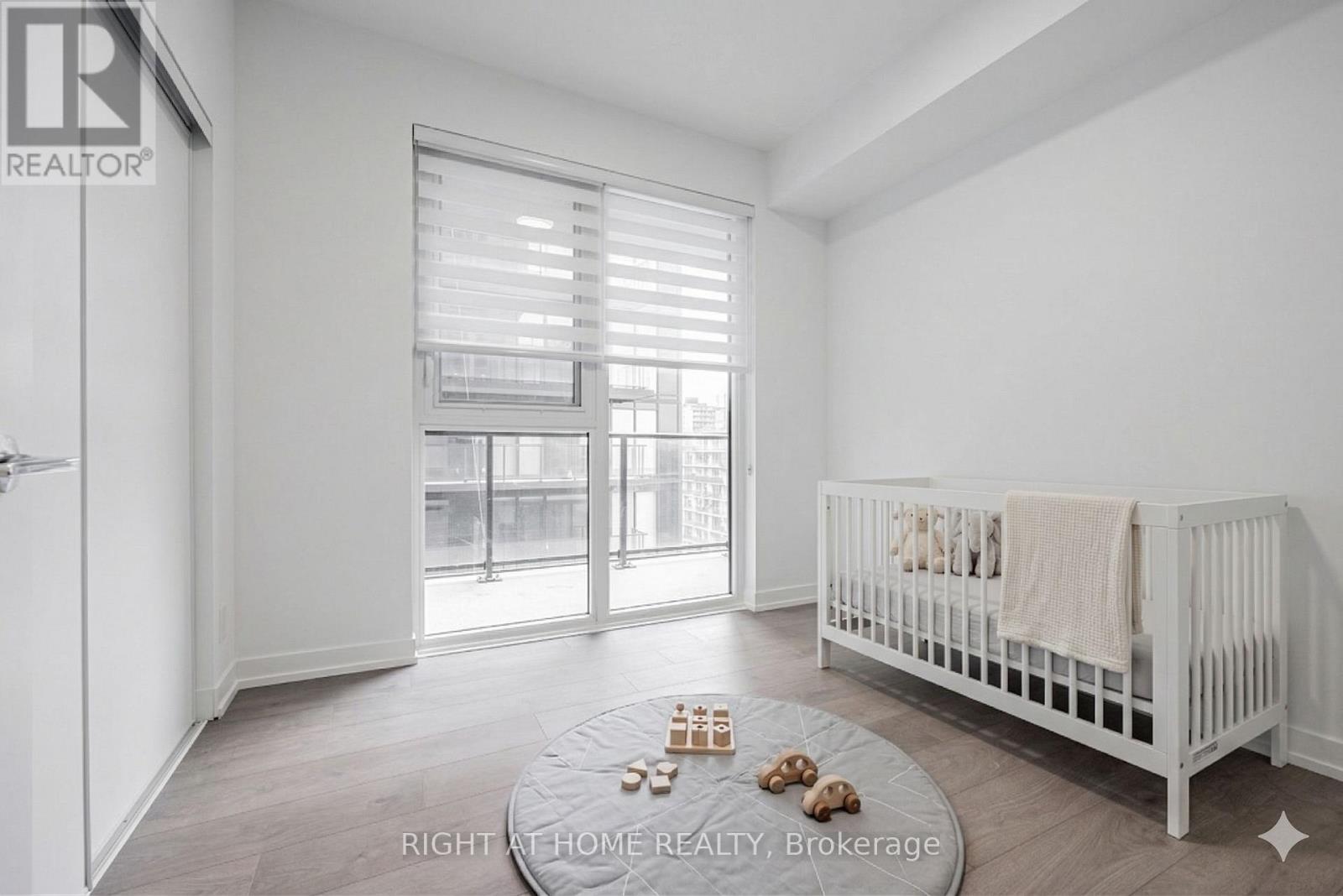 815 - 270 Dufferin Street, Toronto, Ontario  M6K 0H8 - Photo 15 - W12981008