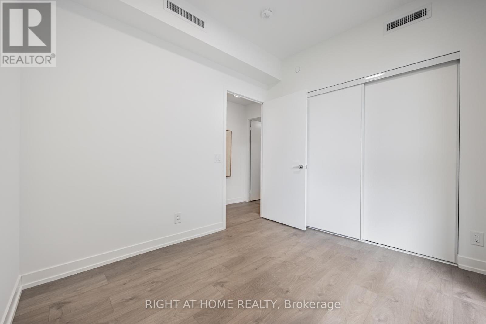 815 - 270 Dufferin Street, Toronto, Ontario  M6K 0H8 - Photo 17 - W12981008