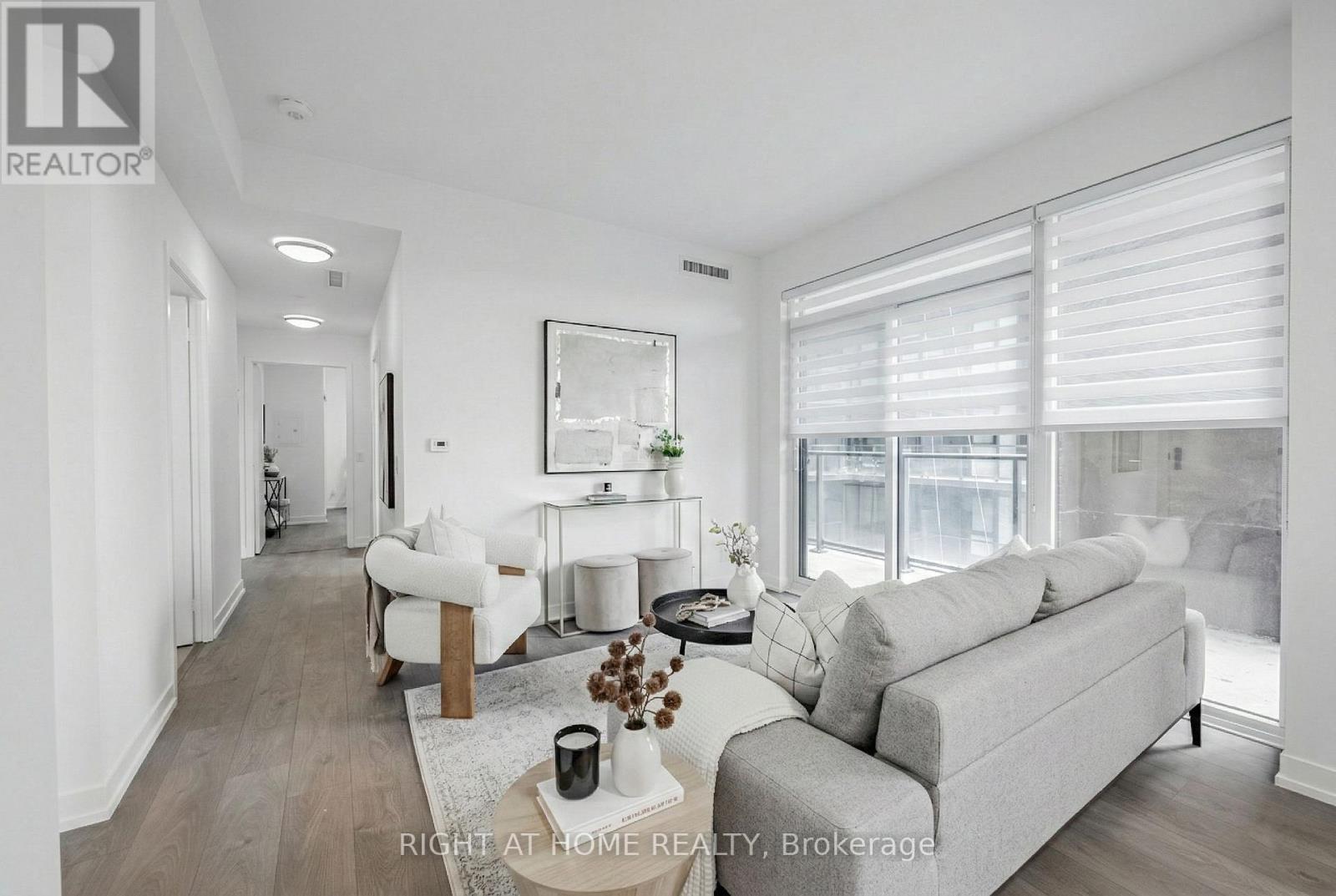 815 - 270 Dufferin Street, Toronto, Ontario  M6K 0H8 - Photo 2 - W12981008