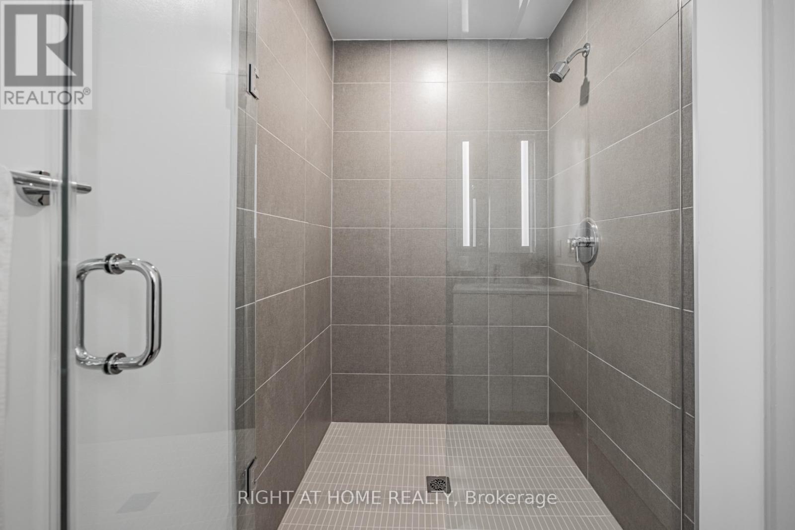 815 - 270 Dufferin Street, Toronto, Ontario  M6K 0H8 - Photo 22 - W12981008