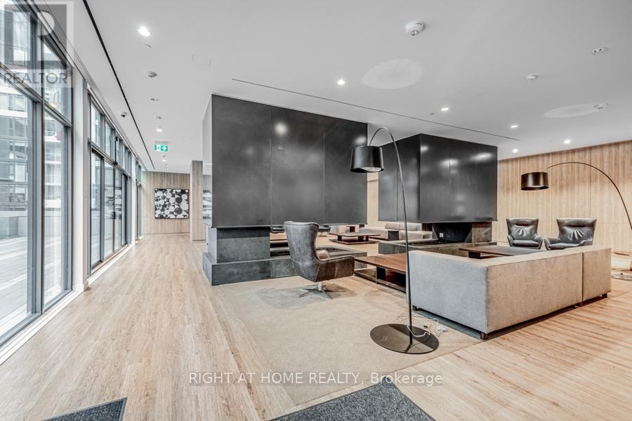 815 - 270 Dufferin Street, Toronto, Ontario  M6K 0H8 - Photo 28 - W12981008