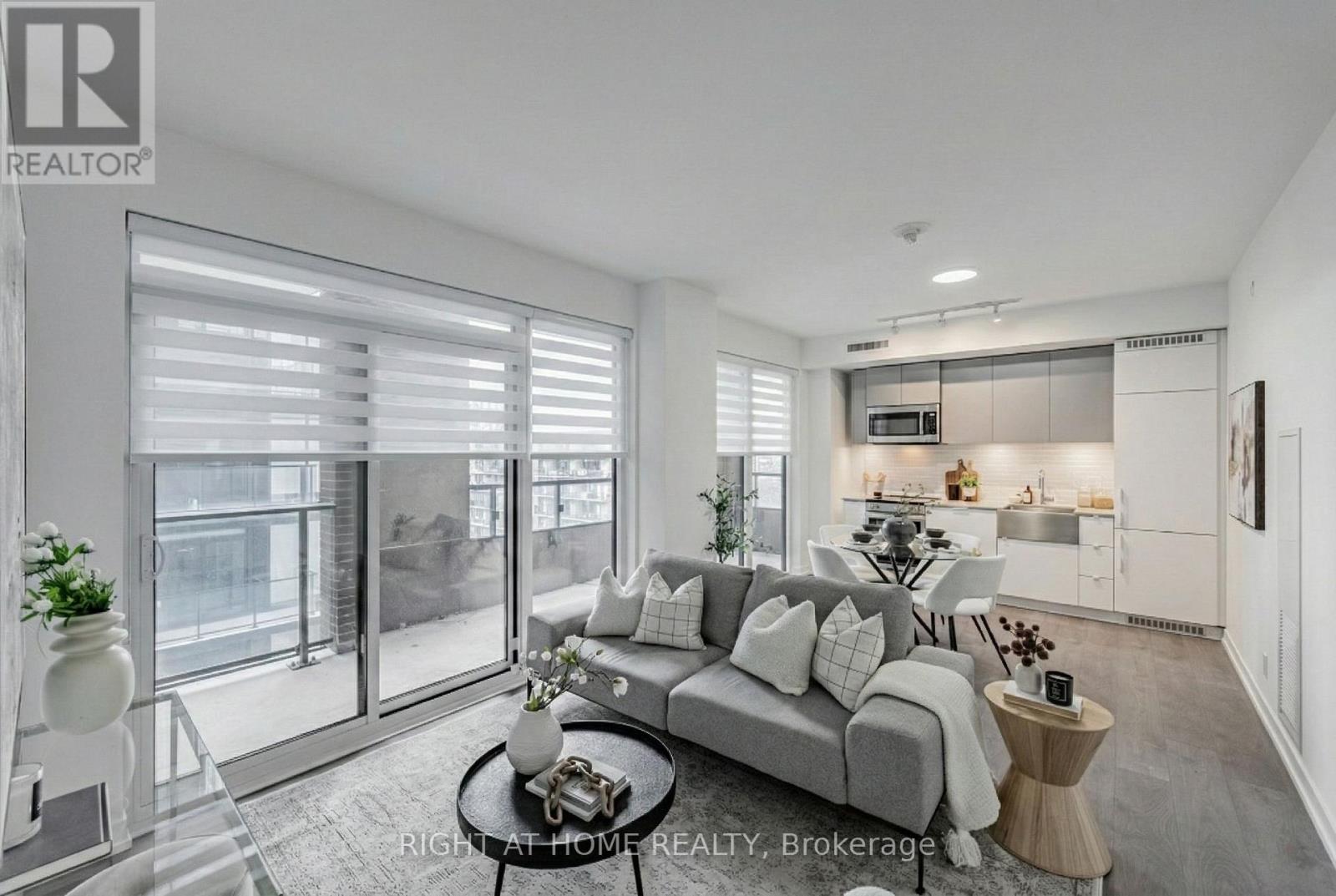 815 - 270 Dufferin Street, Toronto, Ontario  M6K 0H8 - Photo 4 - W12981008