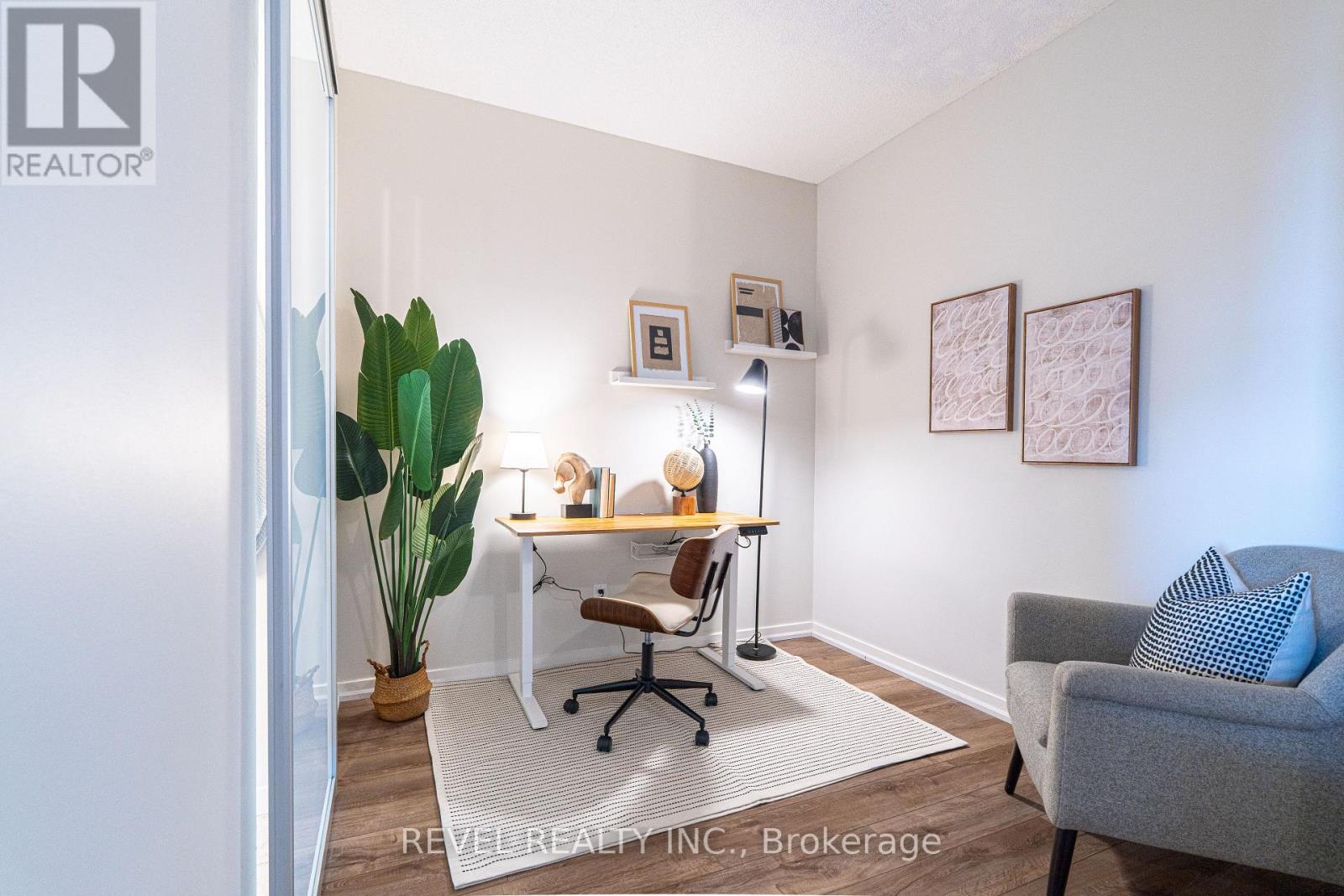 1616 - 103 The Queensway Avenue, Toronto, Ontario  M6S 5B3 - Photo 11 - W12981012