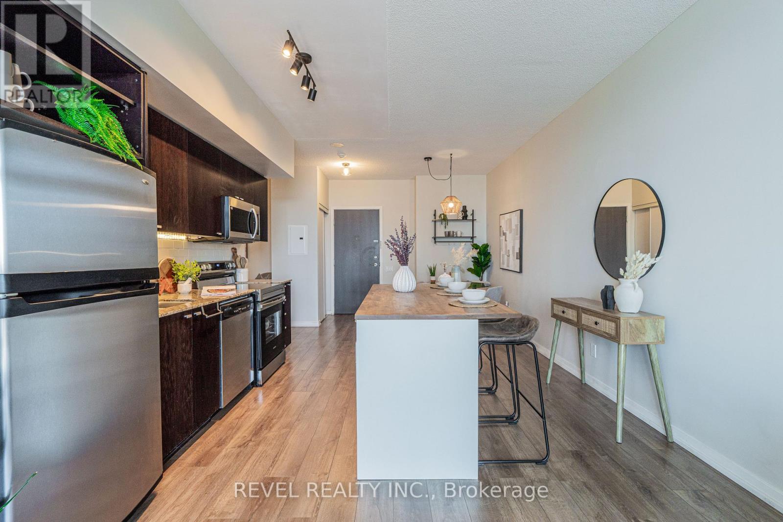 1616 - 103 The Queensway Avenue, Toronto, Ontario  M6S 5B3 - Photo 5 - W12981012