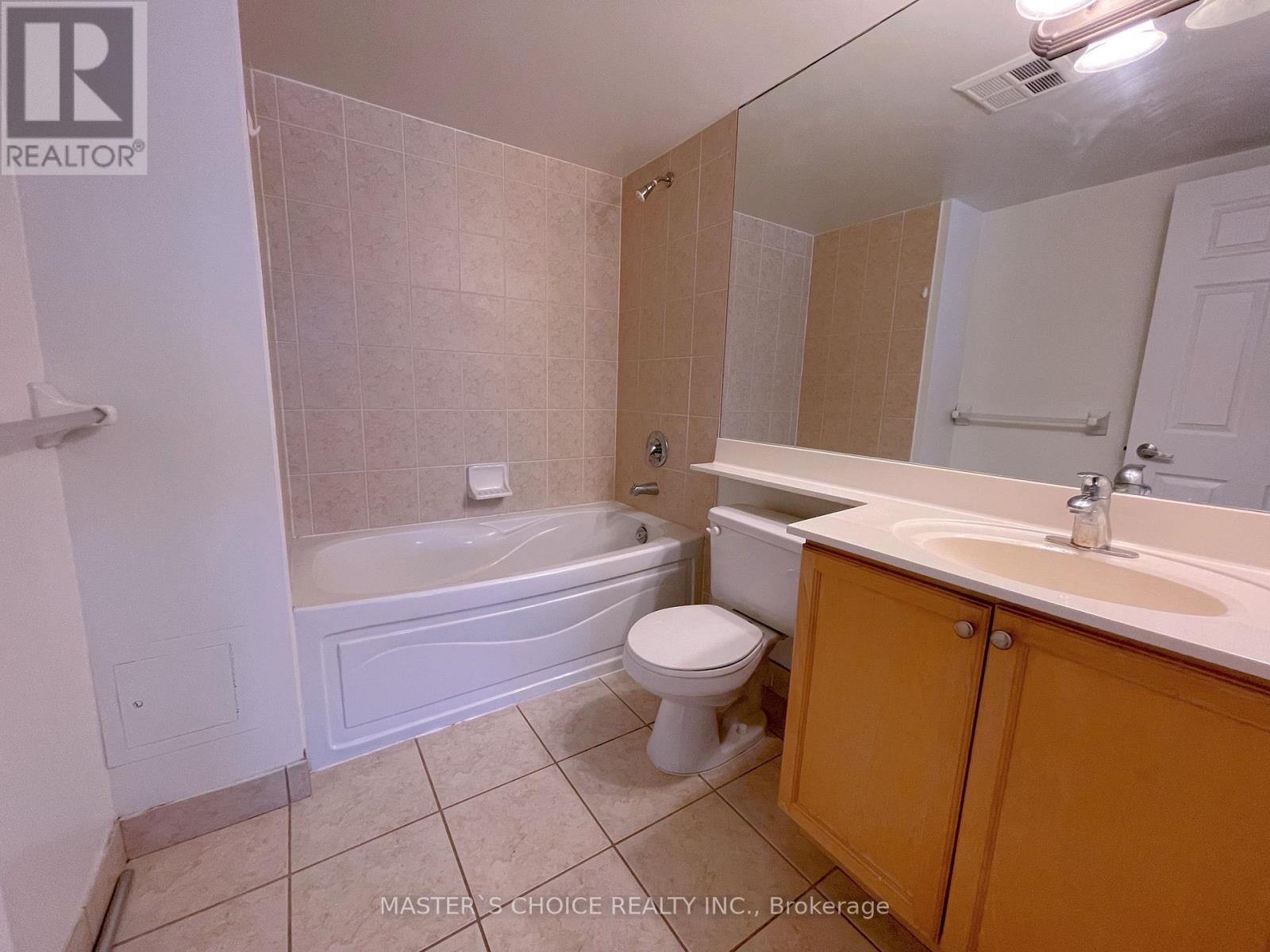 2721 - 3888 Duke Of York Boulevard, Mississauga, Ontario  L5B 4P5 - Photo 12 - W12981018