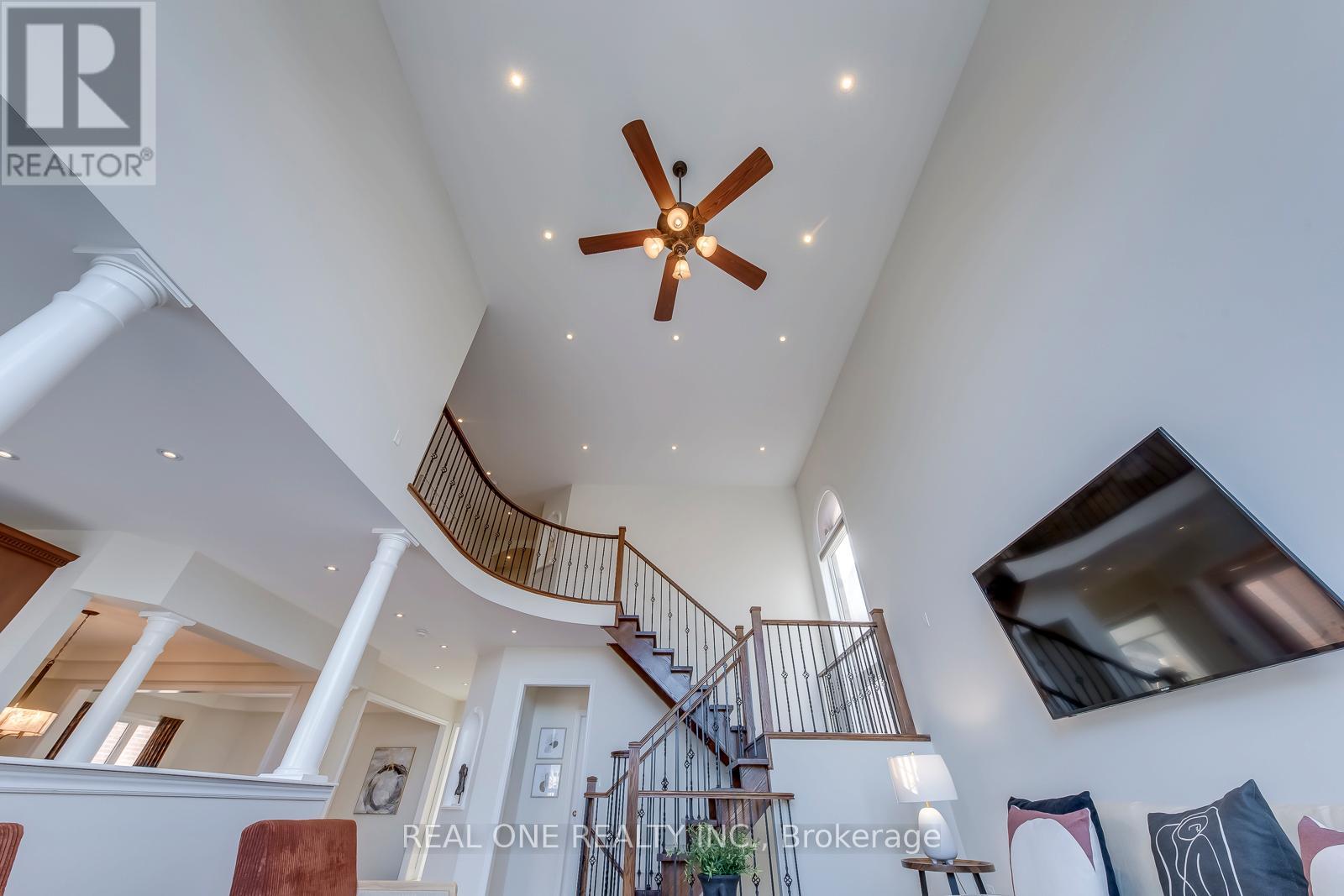 2361 Rideau Drive, Oakville, Ontario  L6H 7J8 - Photo 17 - W12981064