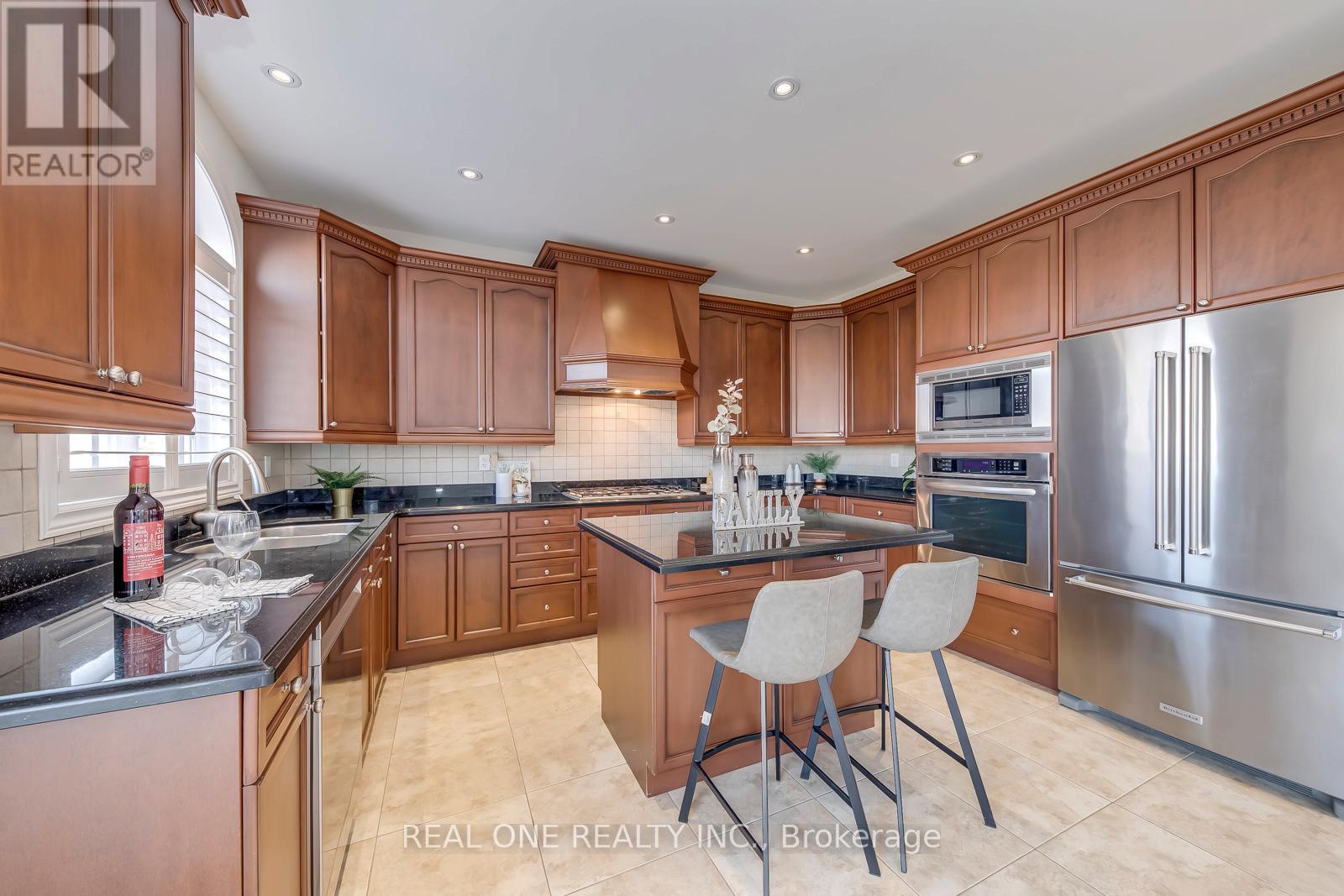 2361 Rideau Drive, Oakville, Ontario  L6H 7J8 - Photo 19 - W12981064