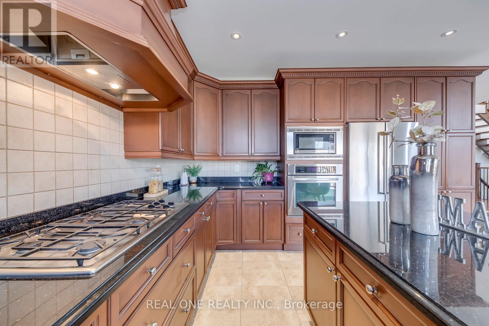 2361 Rideau Drive, Oakville, Ontario  L6H 7J8 - Photo 22 - W12981064