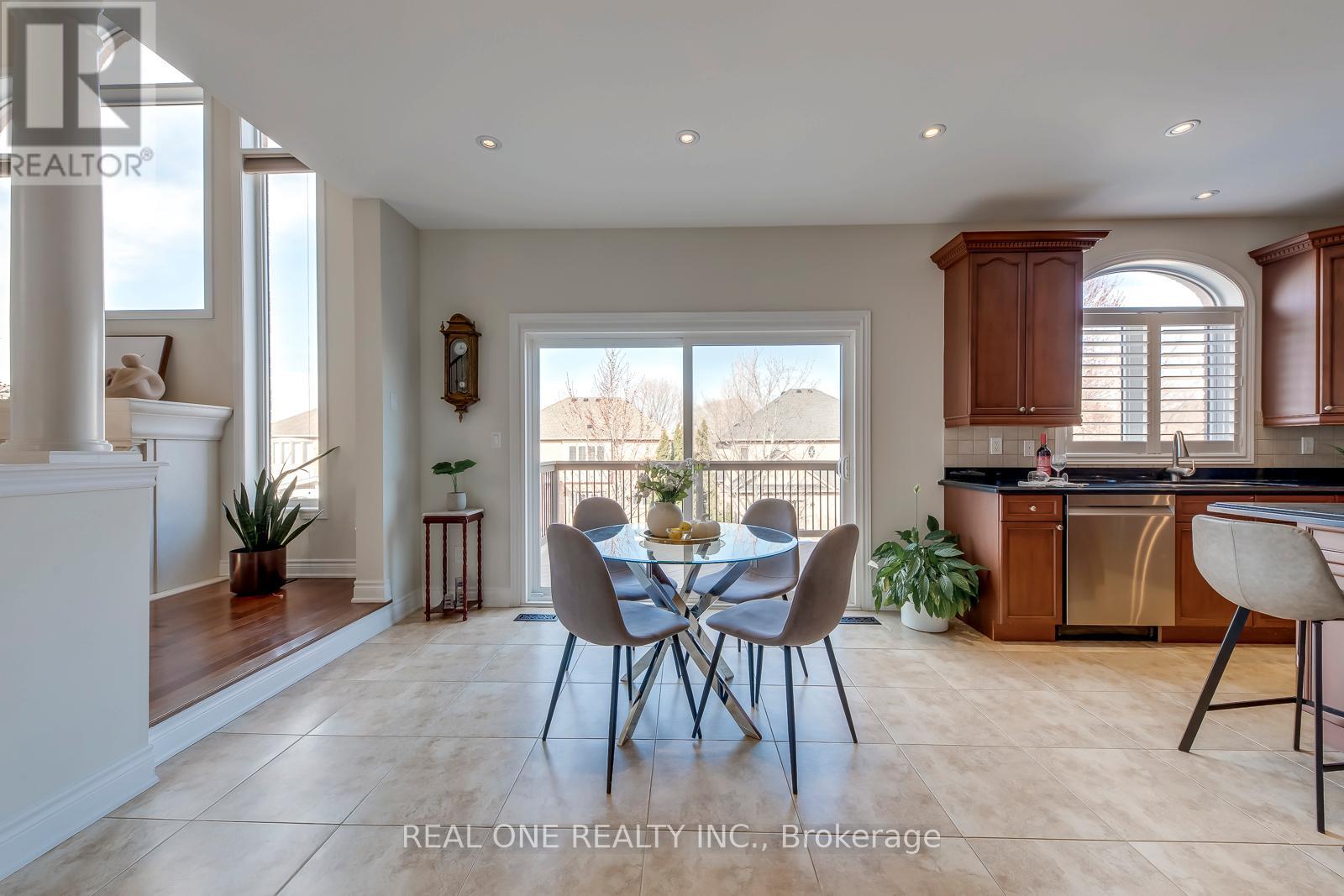 2361 Rideau Drive, Oakville, Ontario  L6H 7J8 - Photo 23 - W12981064