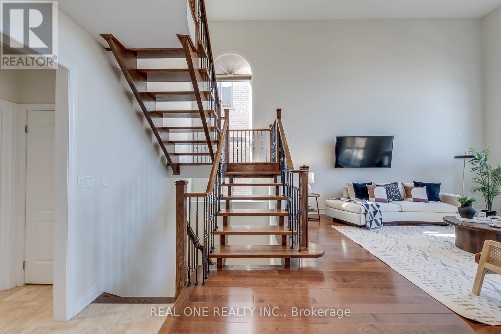 2361 Rideau Drive, Oakville, Ontario  L6H 7J8 - Photo 28 - W12981064