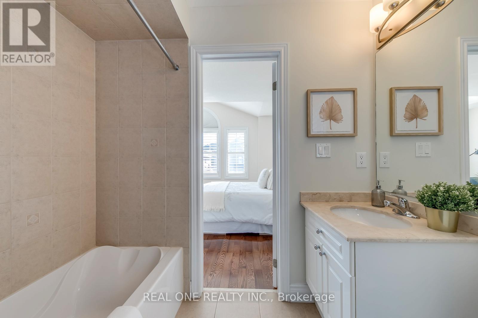 2361 Rideau Drive, Oakville, Ontario  L6H 7J8 - Photo 40 - W12981064