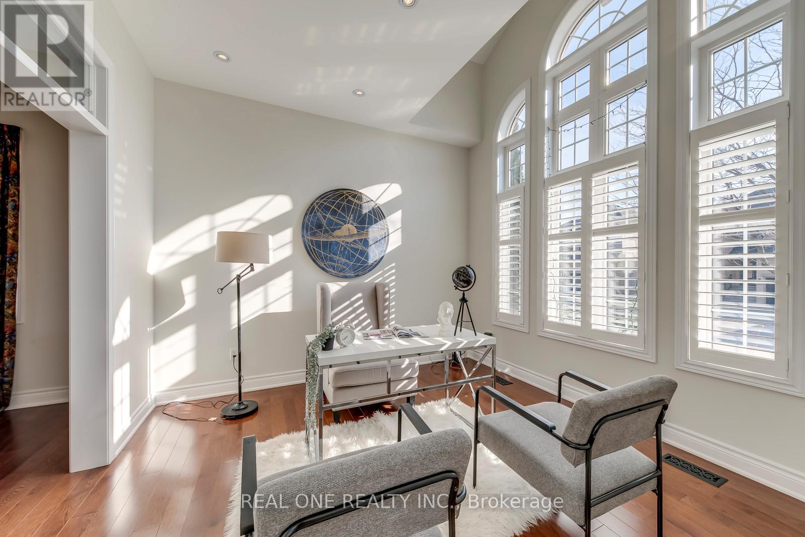 2361 Rideau Drive, Oakville, Ontario  L6H 7J8 - Photo 6 - W12981064