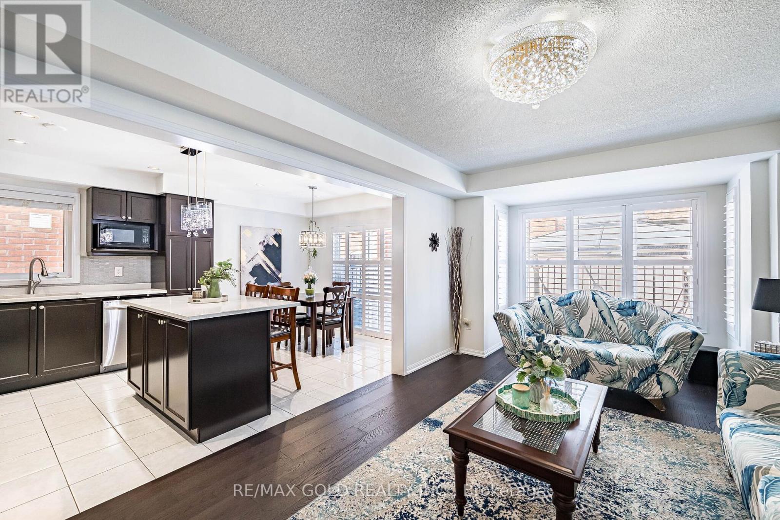 43 Arkwright Drive, Brampton, Ontario  L7A 0V2 - Photo 12 - W12981088