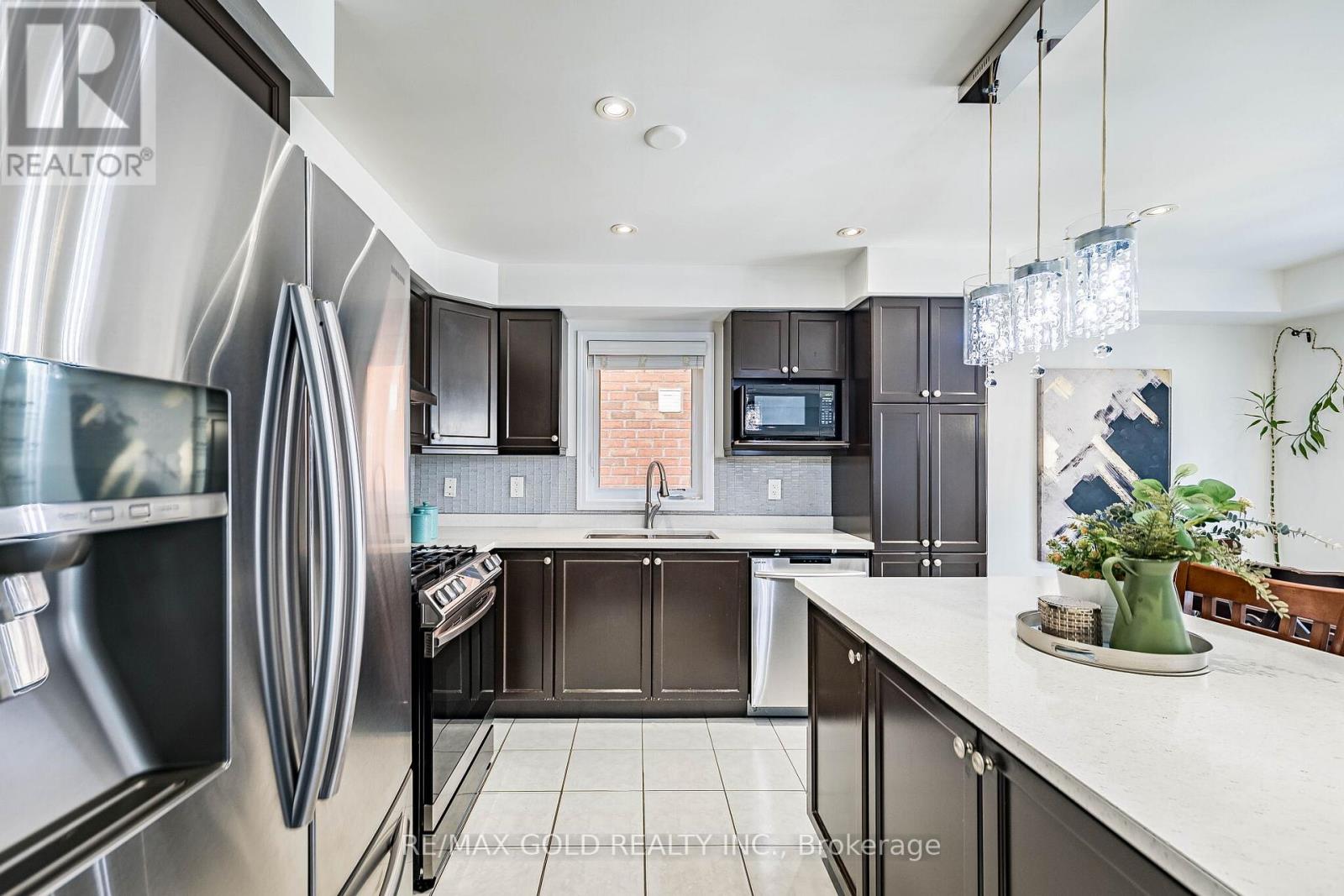 43 Arkwright Drive, Brampton, Ontario  L7A 0V2 - Photo 17 - W12981088