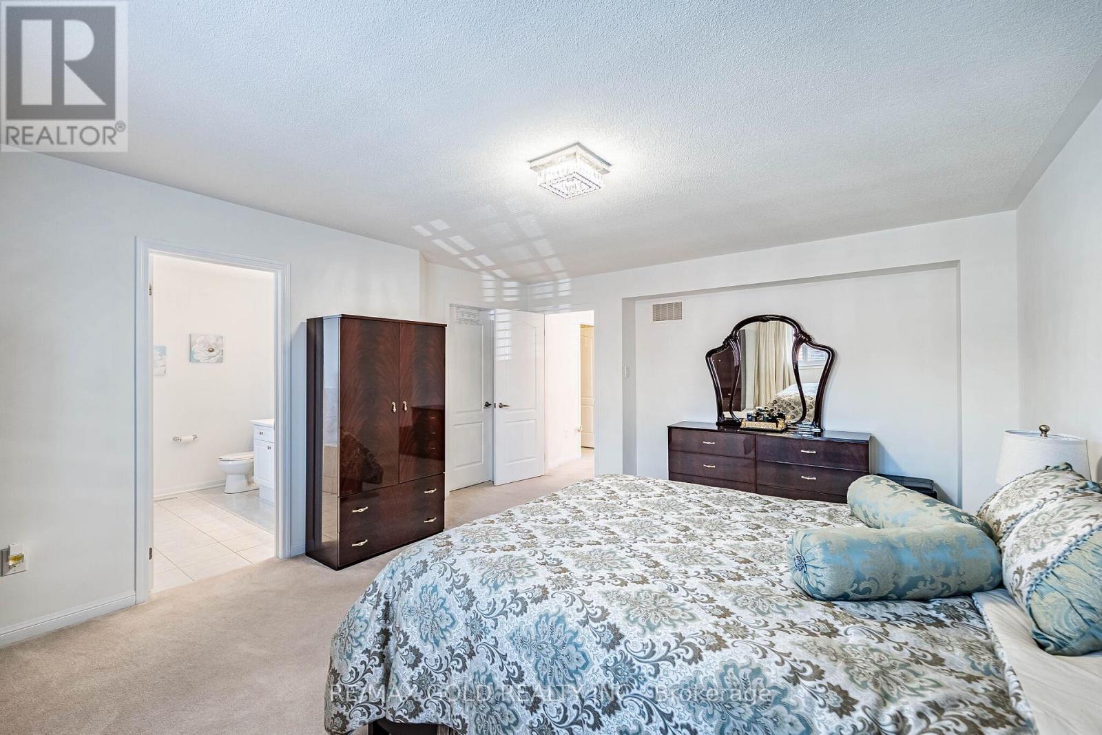 43 Arkwright Drive, Brampton, Ontario  L7A 0V2 - Photo 23 - W12981088