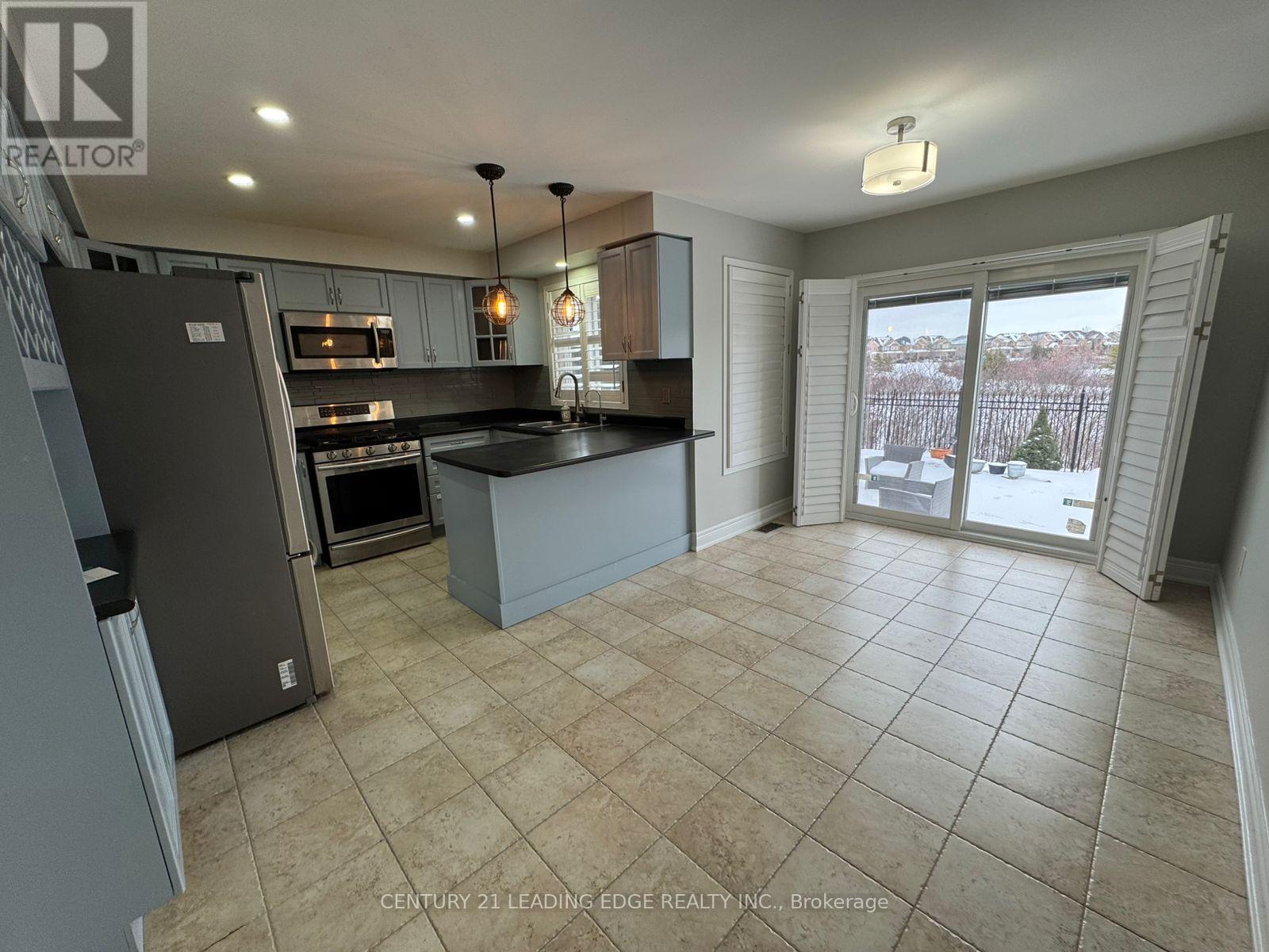 6 Cottontail Road, Brampton, Ontario  L7A 3R4 - Photo 5 - W12981090