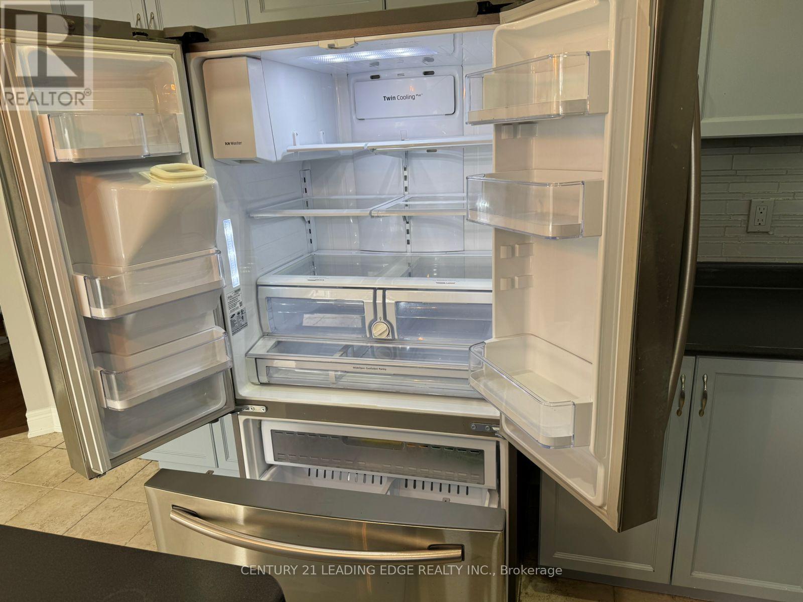 6 Cottontail Road, Brampton, Ontario  L7A 3R4 - Photo 6 - W12981090