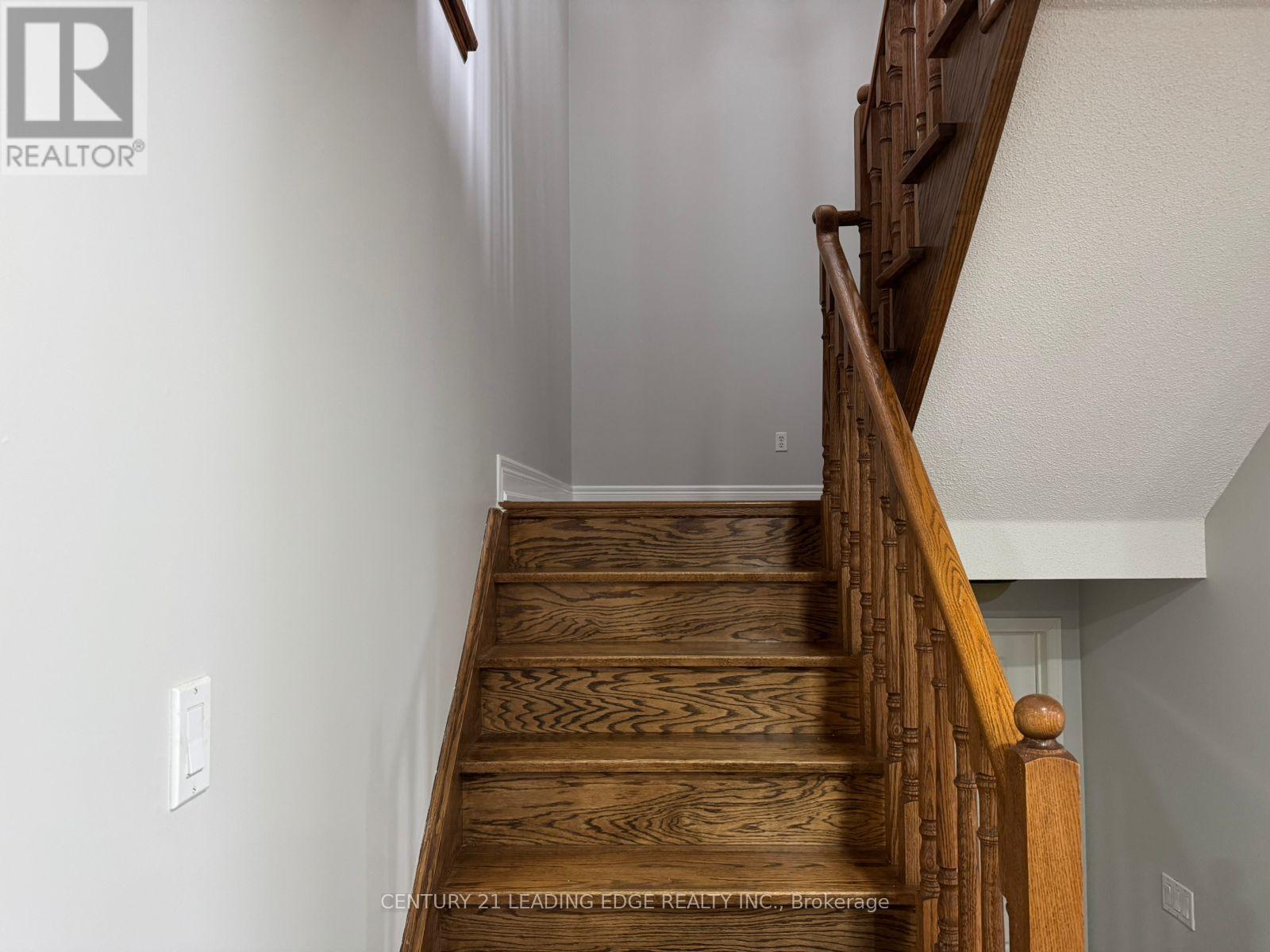 6 Cottontail Road, Brampton, Ontario  L7A 3R4 - Photo 8 - W12981090