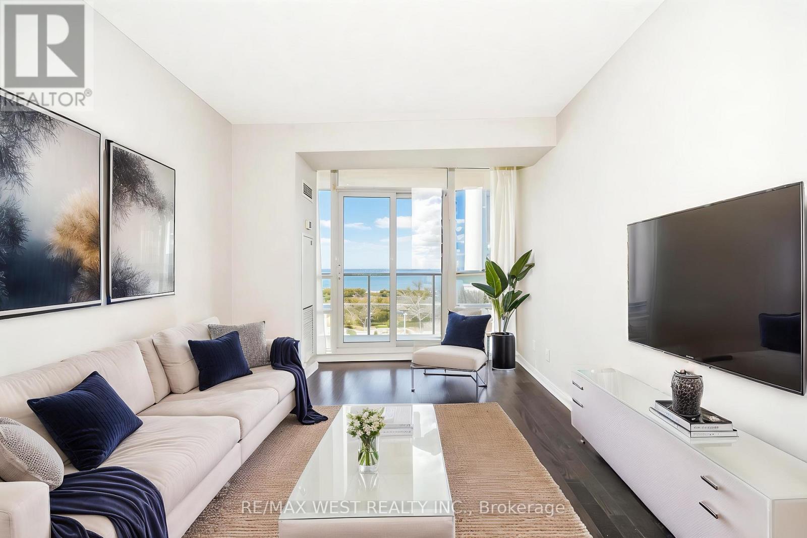 607 - 15 Legion Road, Toronto, Ontario  M8V 0A9 - Photo 3 - W12981094