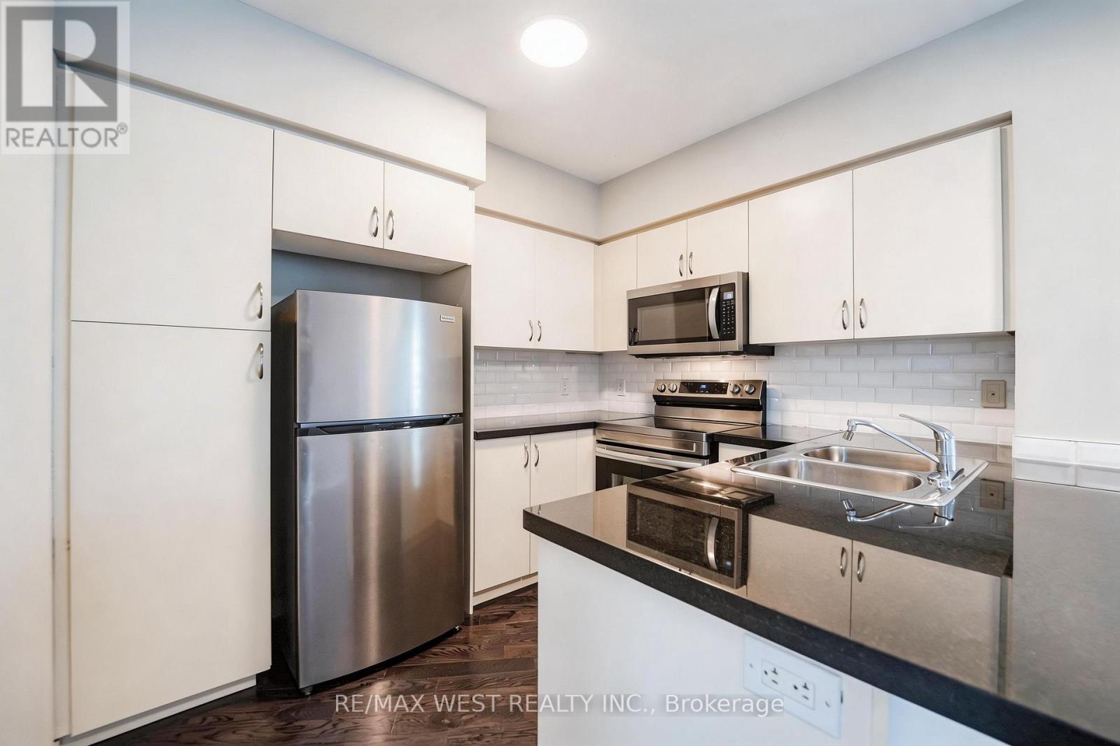 607 - 15 Legion Road, Toronto, Ontario  M8V 0A9 - Photo 4 - W12981094