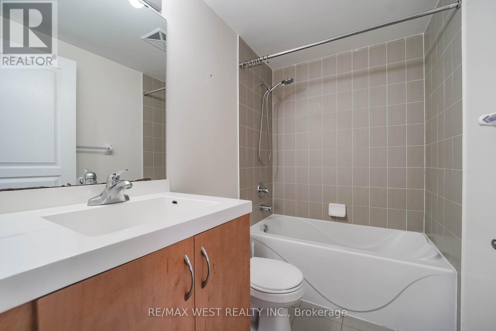 607 - 15 Legion Road, Toronto, Ontario  M8V 0A9 - Photo 8 - W12981094