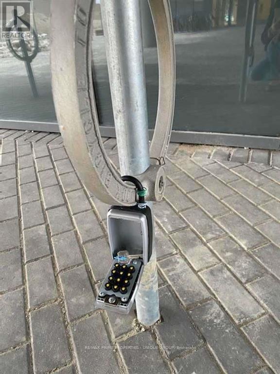 Th 109 - 106 Varna Drive, Toronto, Ontario  M6H 0C8 - Photo 38 - W12981096