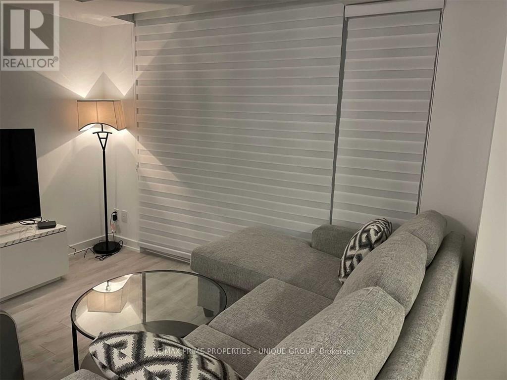 Th 109 - 106 Varna Drive, Toronto, Ontario  M6H 0C8 - Photo 6 - W12981096