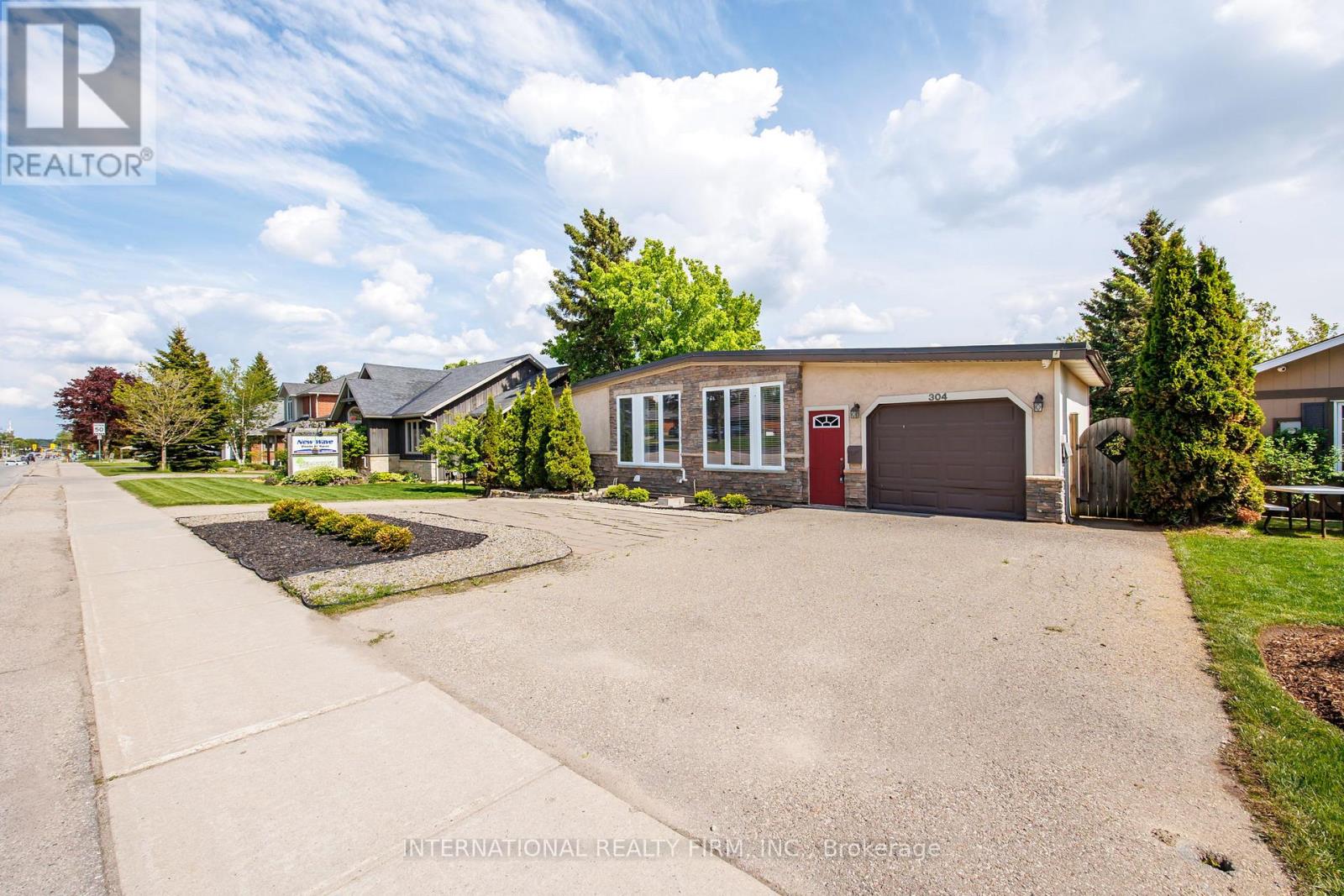 304 Broadway, Orangeville, Ontario  L9W 1L3 - Photo 3 - W12981102