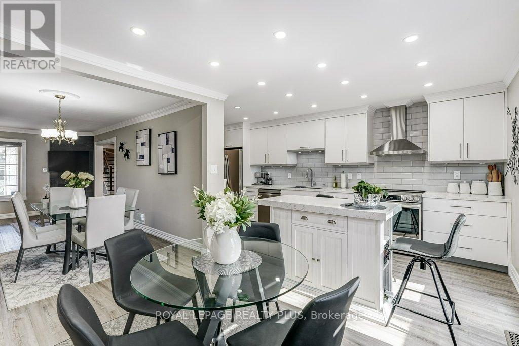 6422 Sapling Trail, Mississauga, Ontario  L5N 7A4 - Photo 12 - W12981130