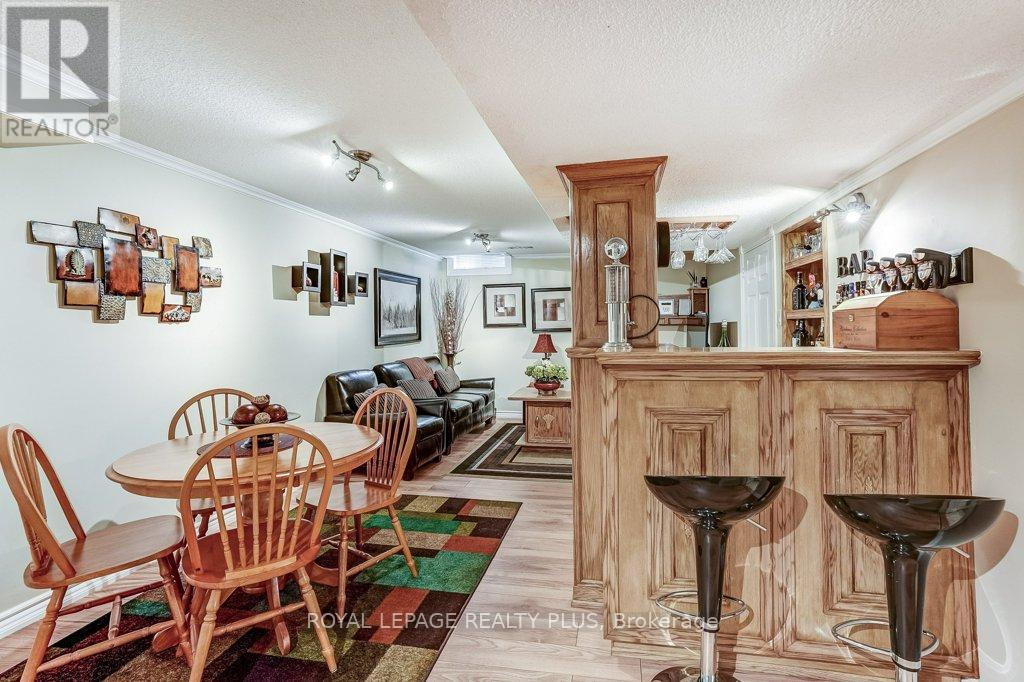 6422 Sapling Trail, Mississauga, Ontario  L5N 7A4 - Photo 28 - W12981130