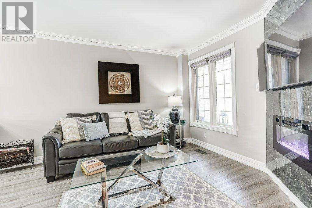 6422 Sapling Trail, Mississauga, Ontario  L5N 7A4 - Photo 6 - W12981130